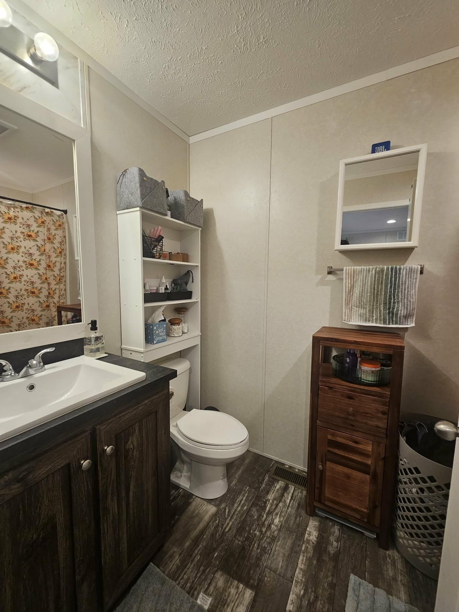 905 E Kalsched Street Property Photo 10