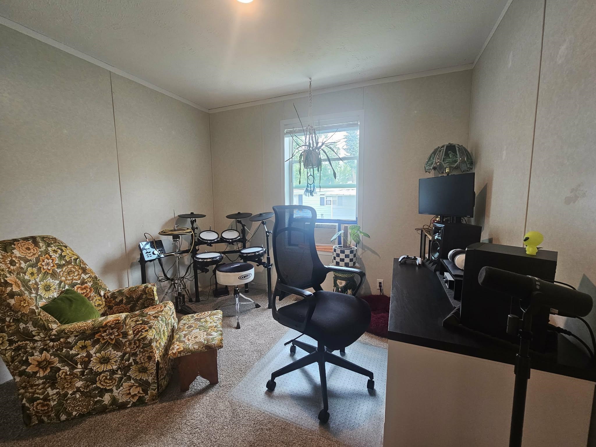 905 E Kalsched Street Property Photo 12