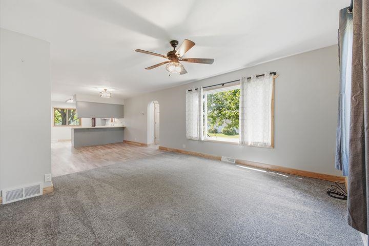 8214 Pine Street Property Photo 3