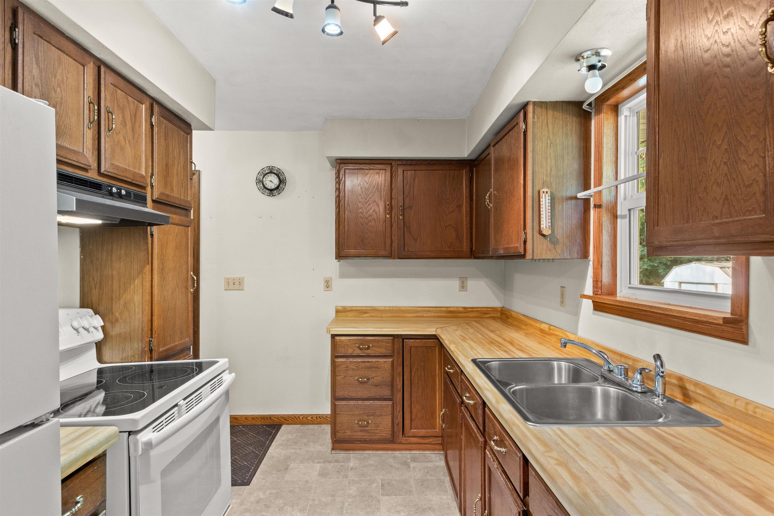 3206 Cecil Street Property Photo 9