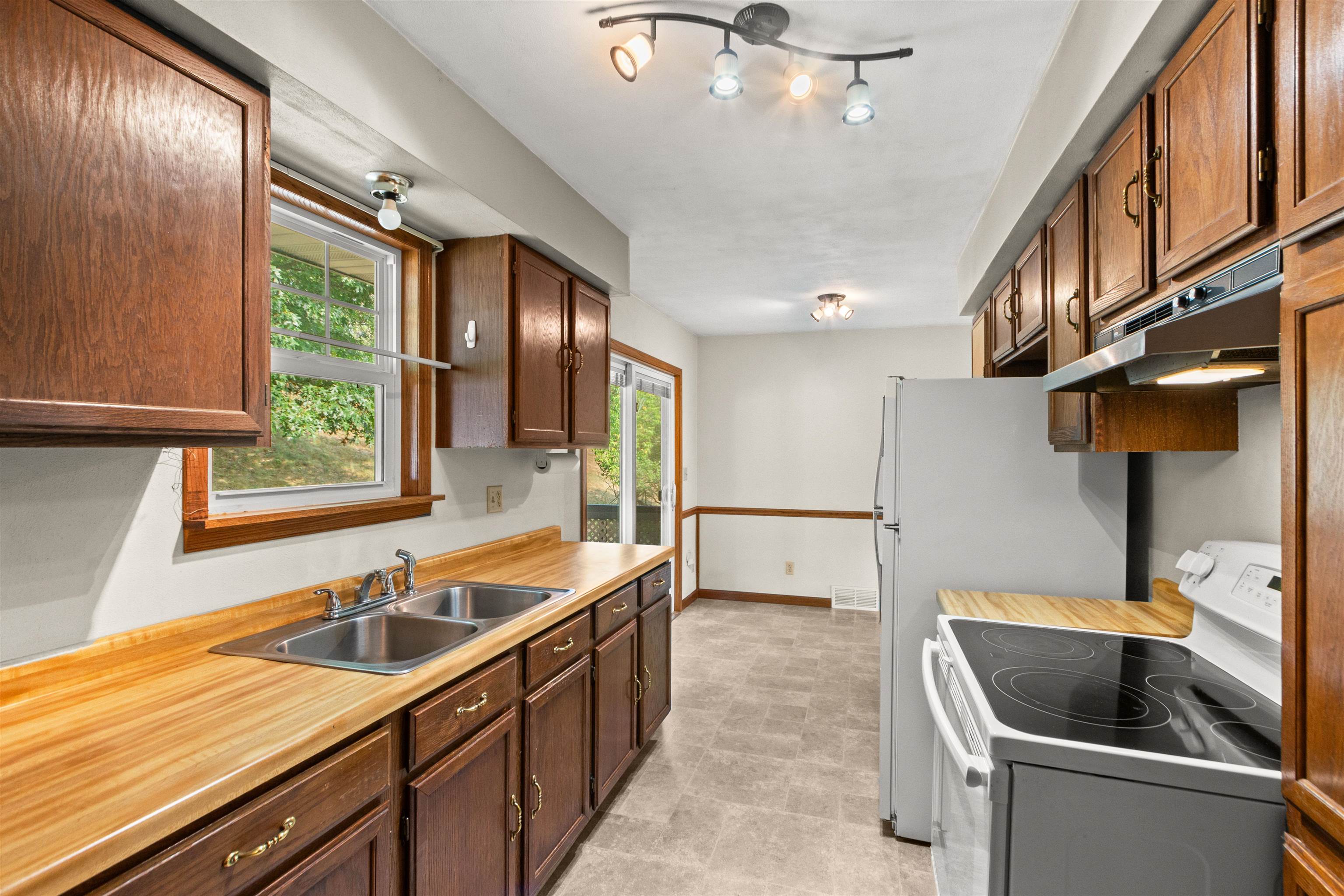 3206 Cecil Street Property Photo 10