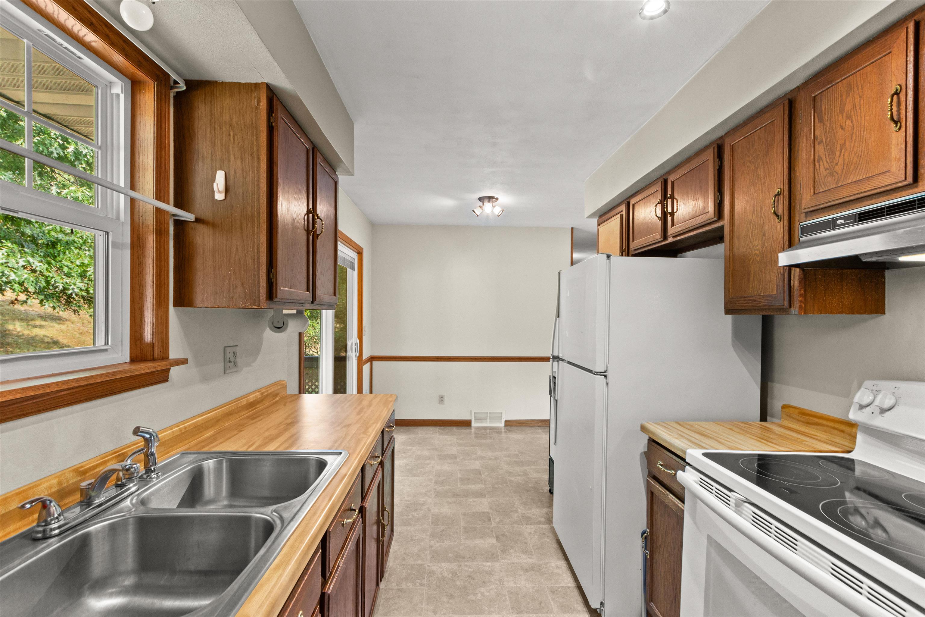 3206 Cecil Street Property Photo 11