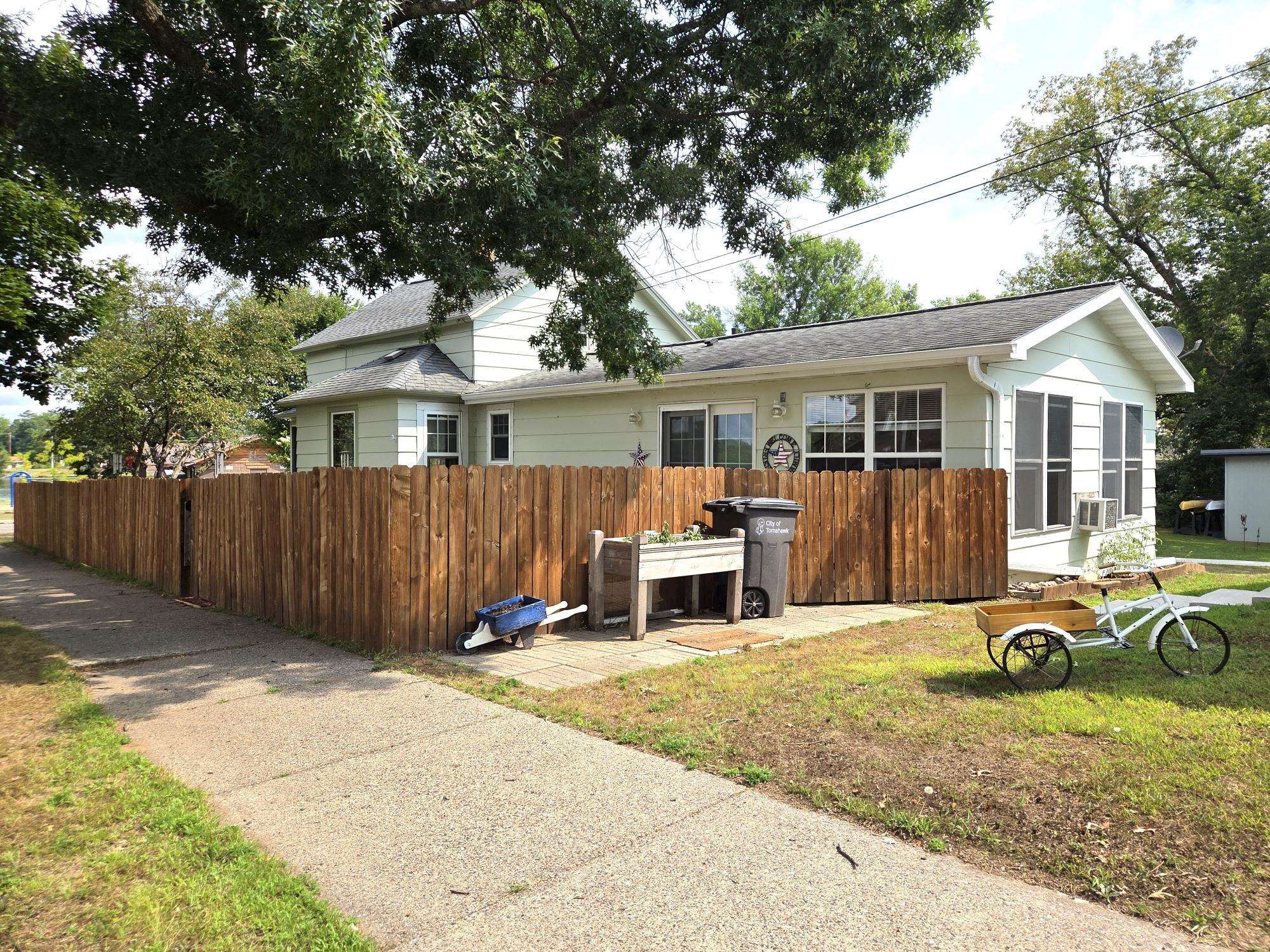 104 River Street Property Photo 4