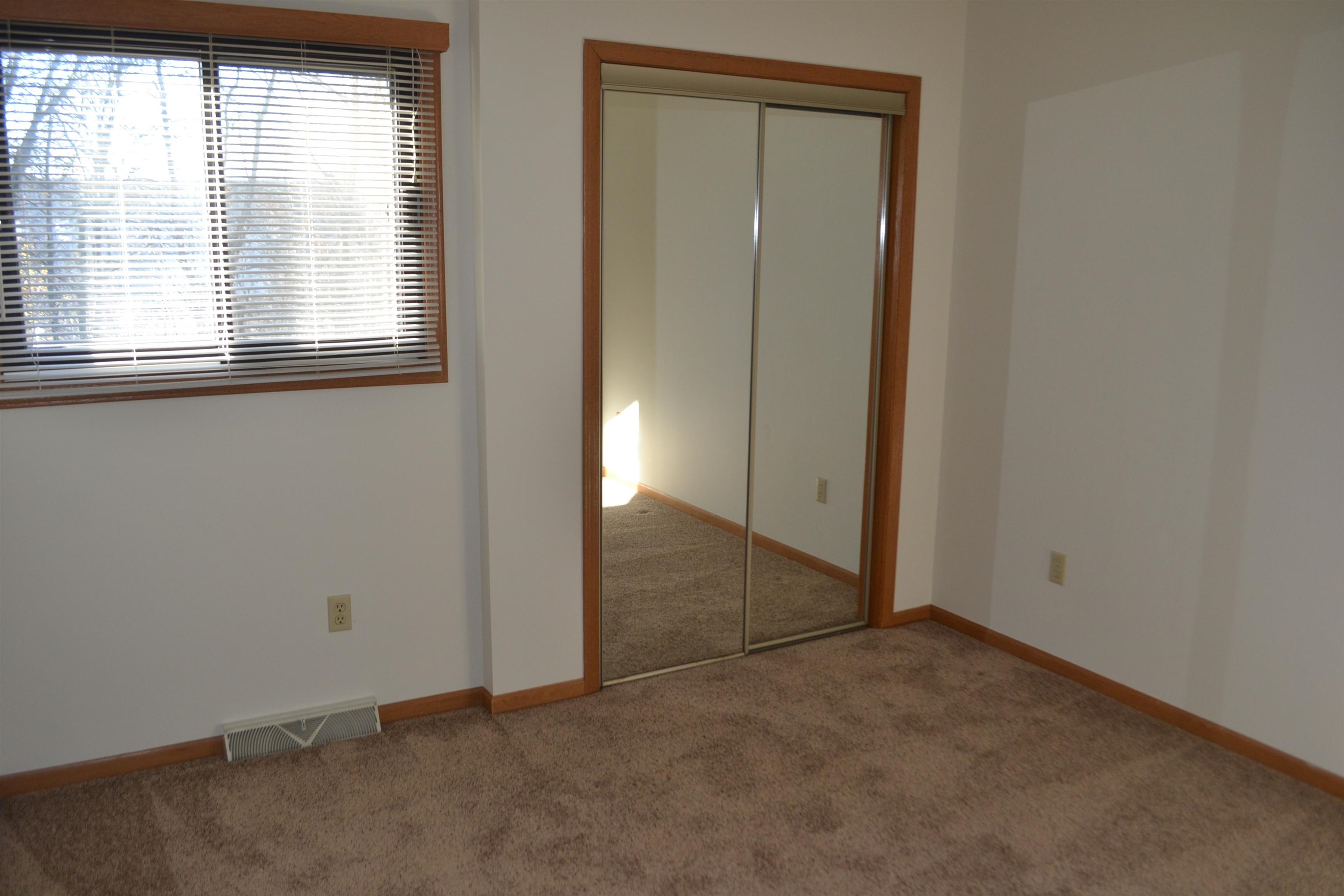 3207 Eau Claire Avenue Property Photo 12