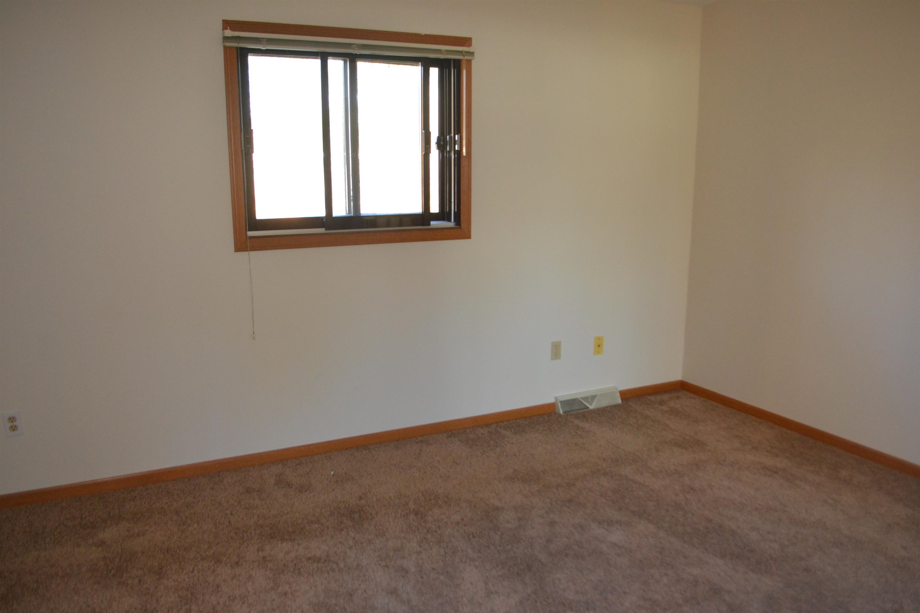 3207 Eau Claire Avenue Property Photo 13