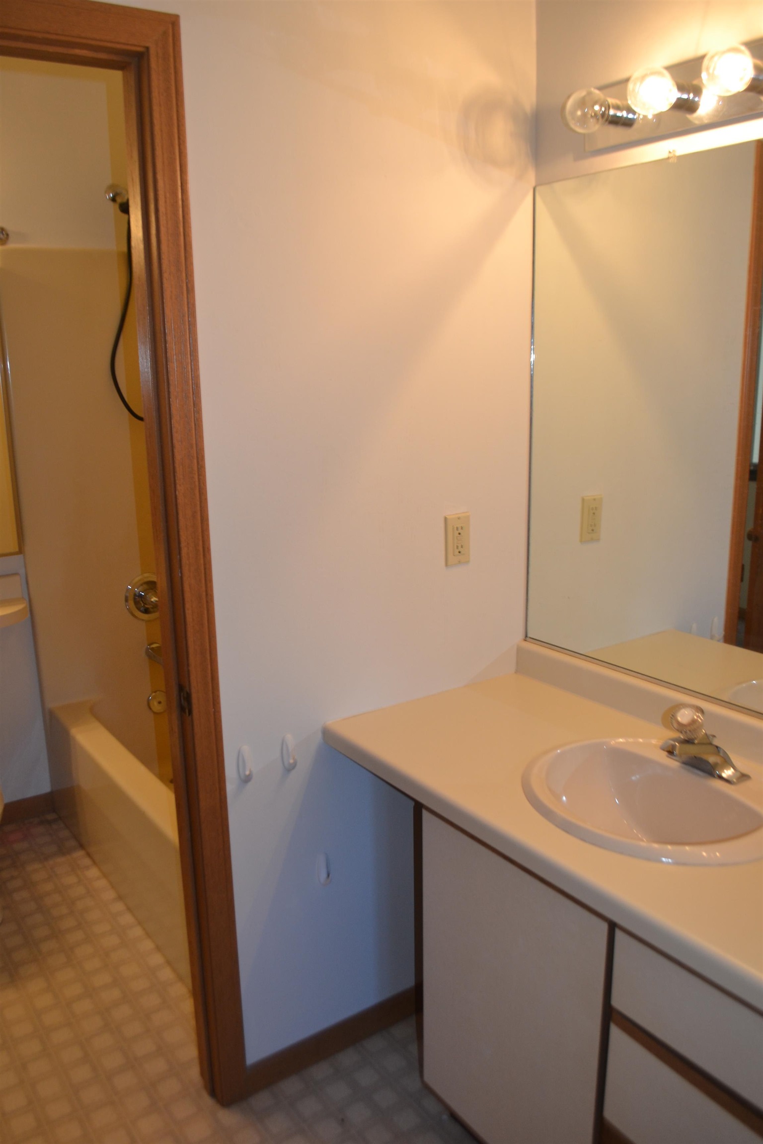 3207 Eau Claire Avenue Property Photo 16