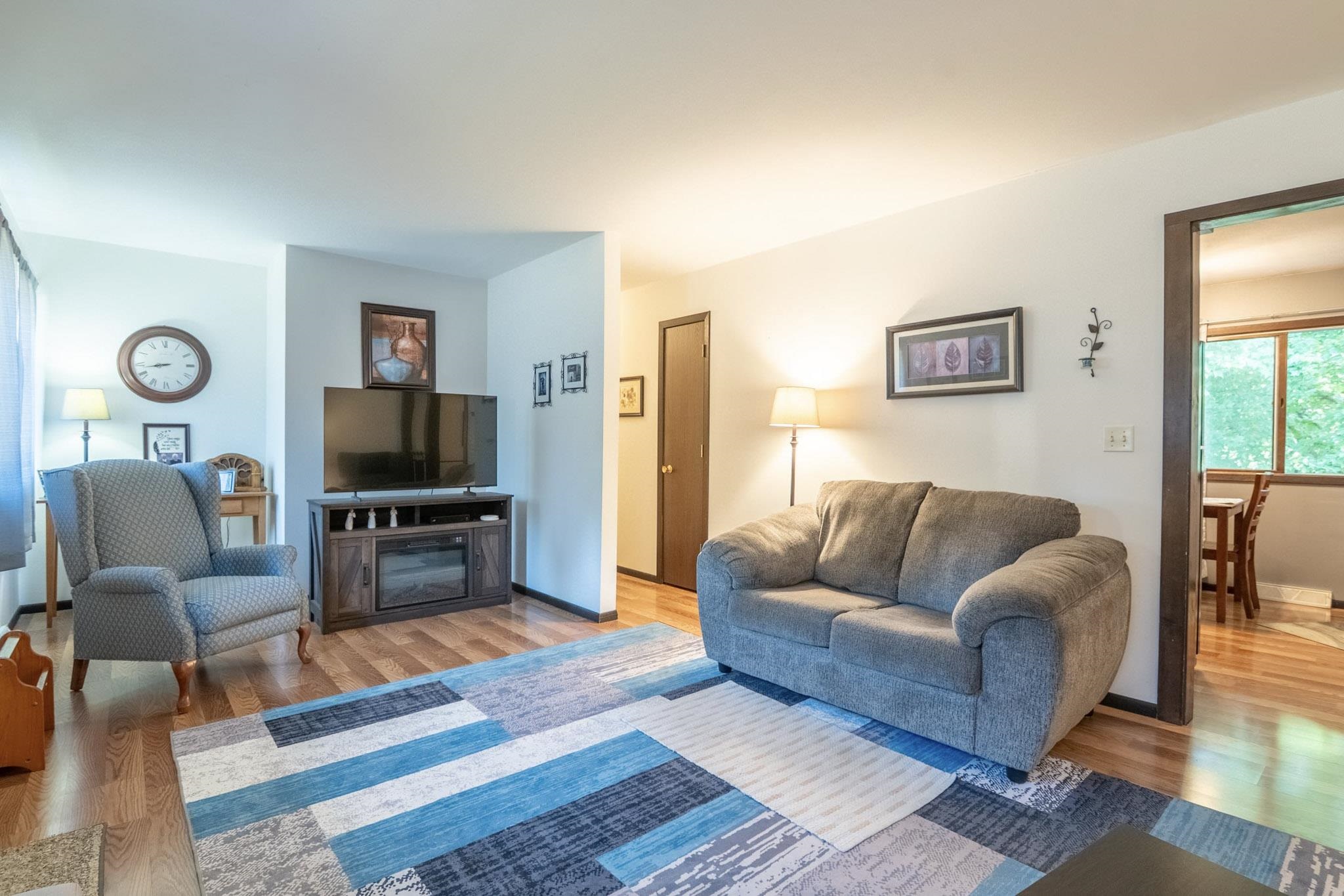 565 Pine Street Property Photo 8