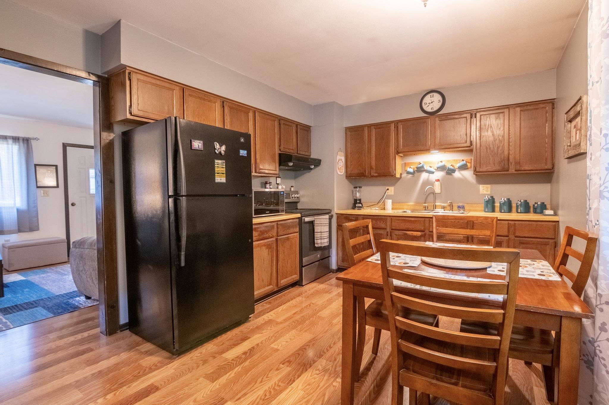 565 Pine Street Property Photo 11