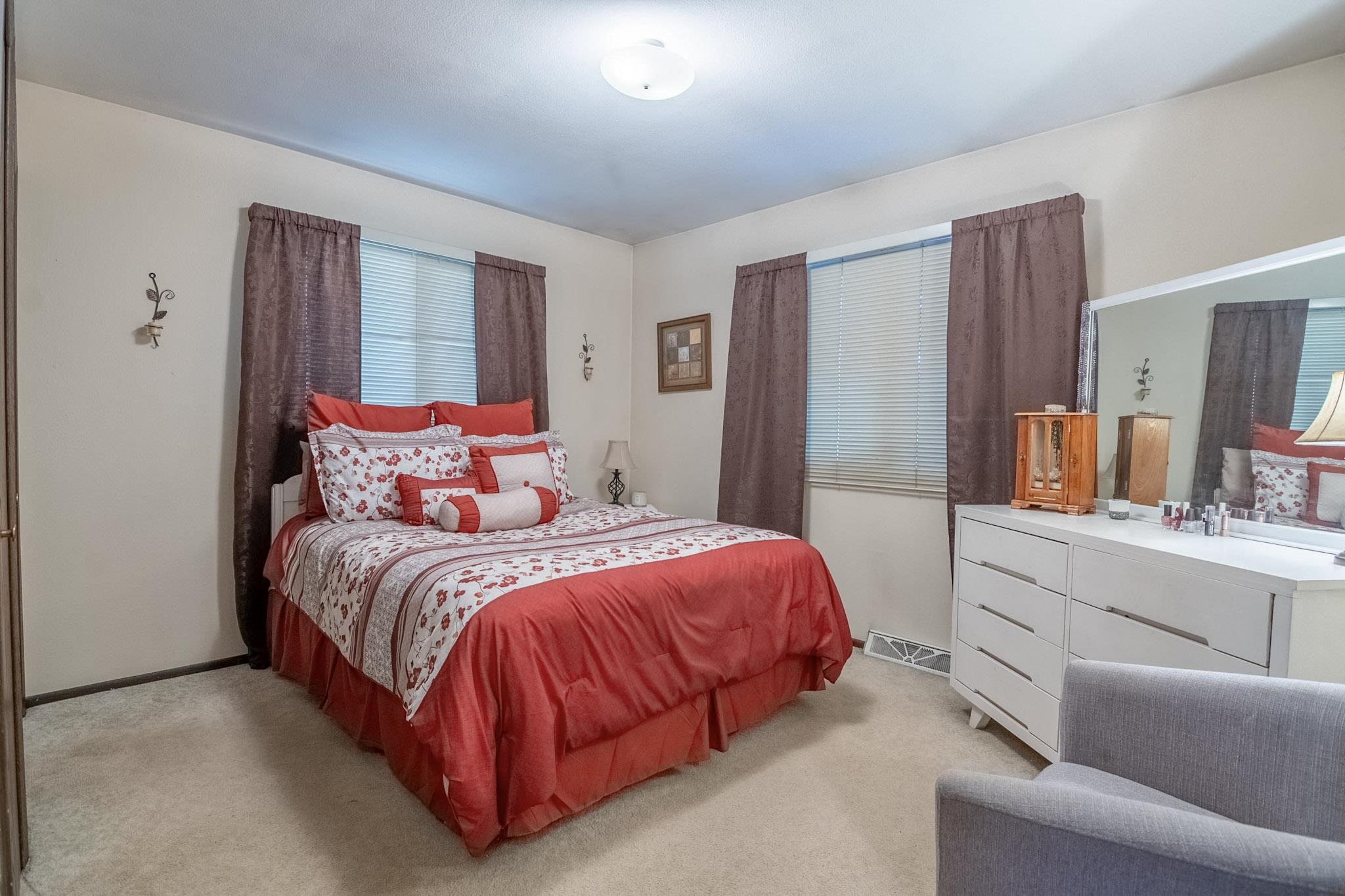 565 Pine Street Property Photo 16