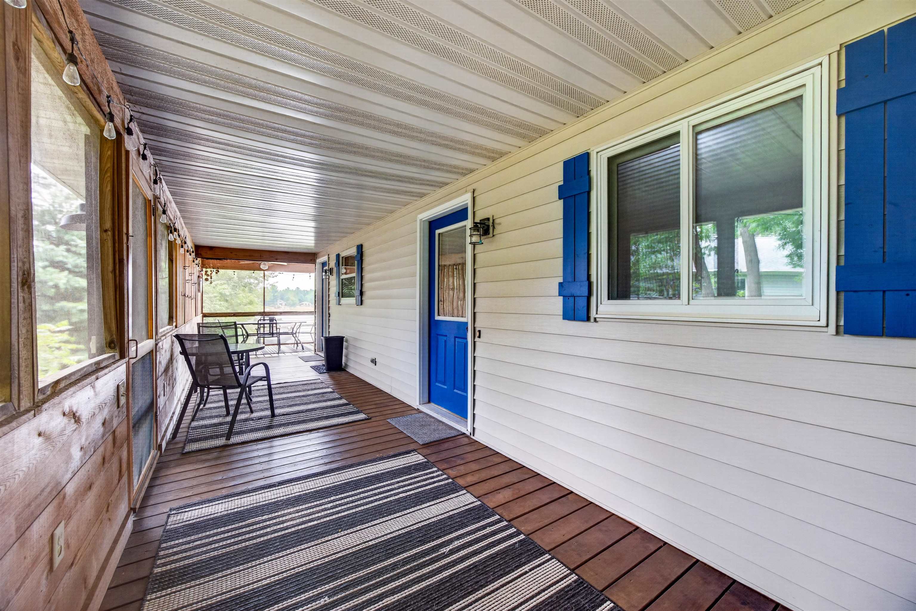 1089 Kings Way Property Photo 5