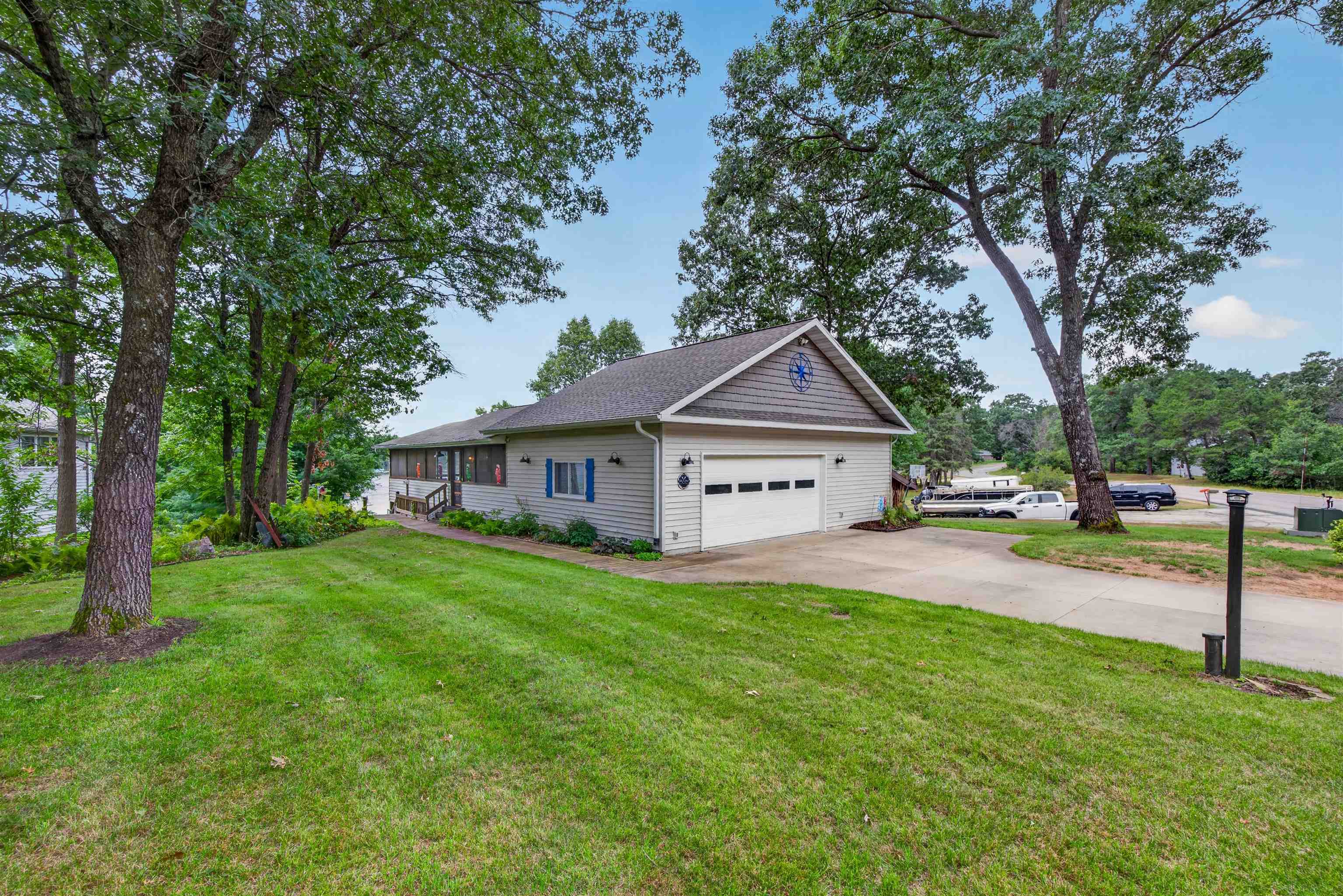1089 Kings Way Property Photo 45