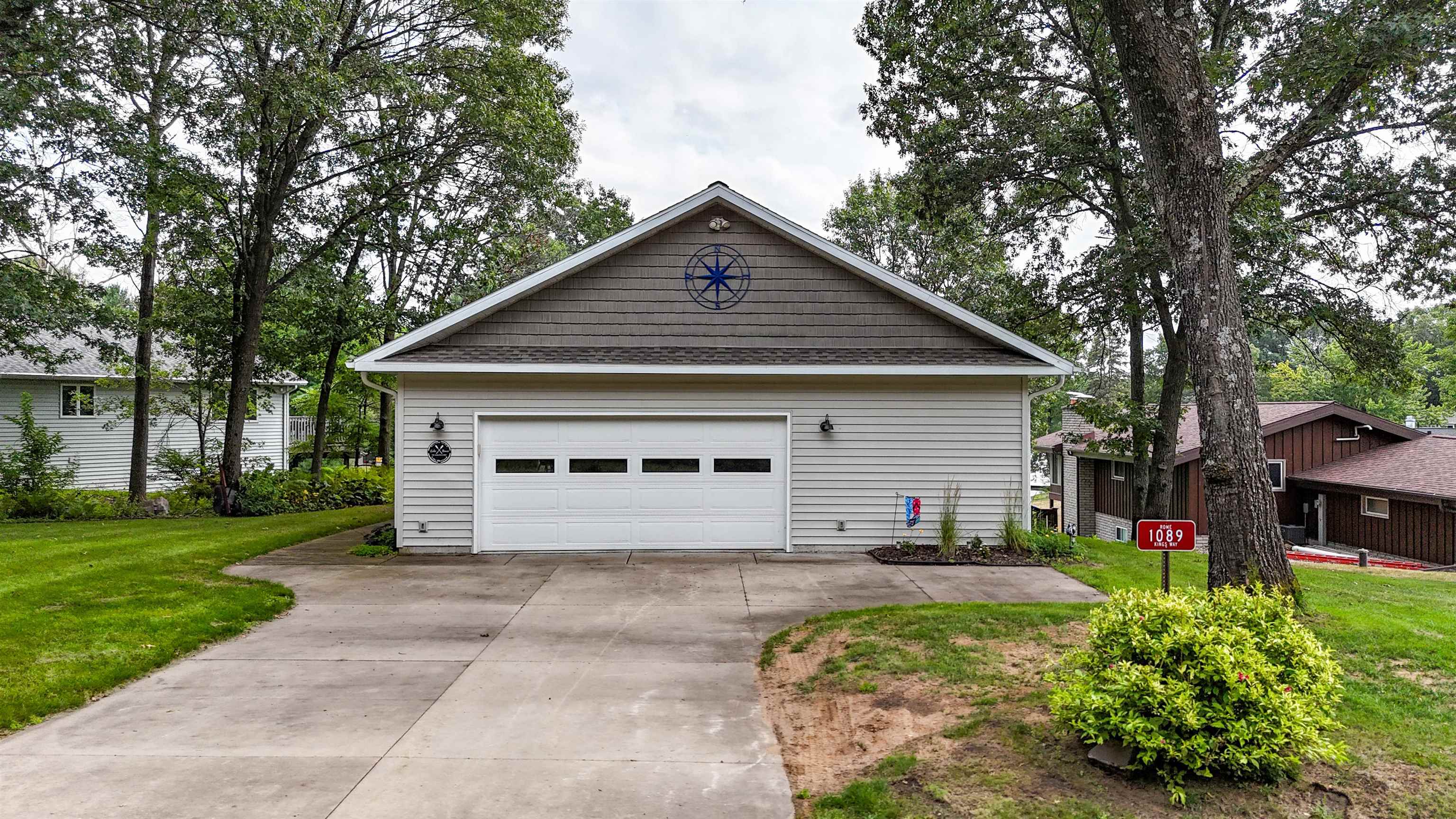 1089 Kings Way Property Photo 46