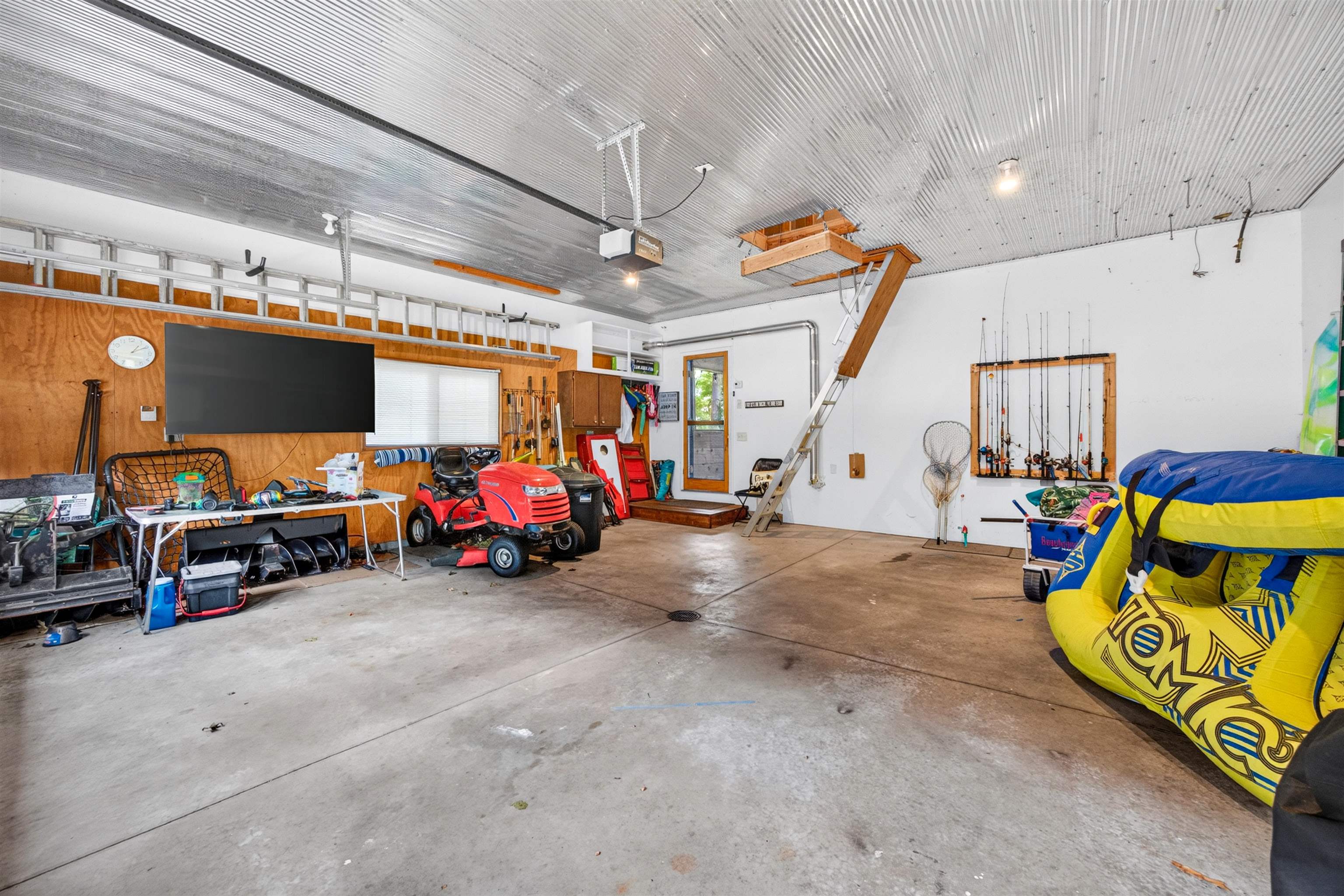 1089 Kings Way Property Photo 47