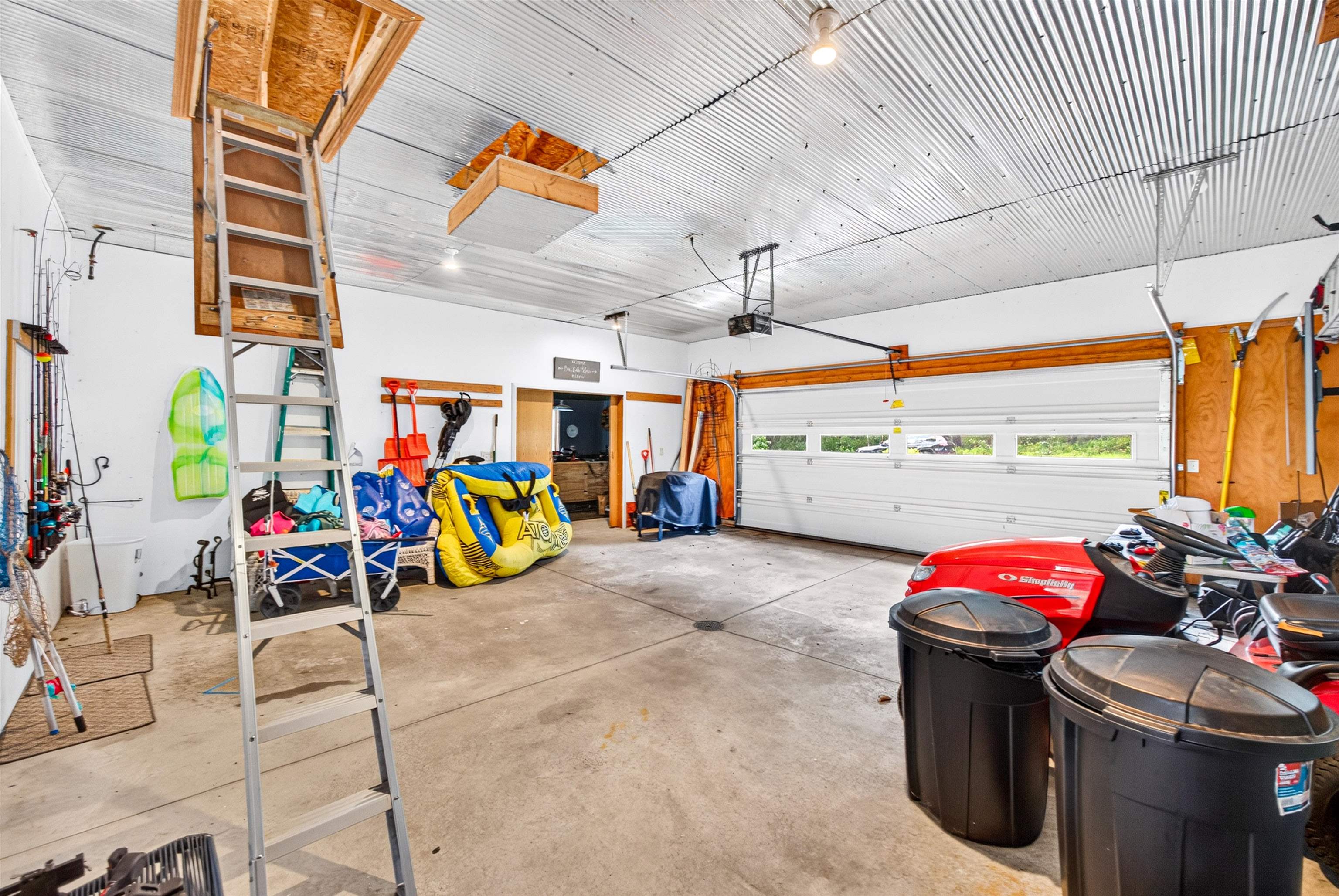 1089 Kings Way Property Photo 48