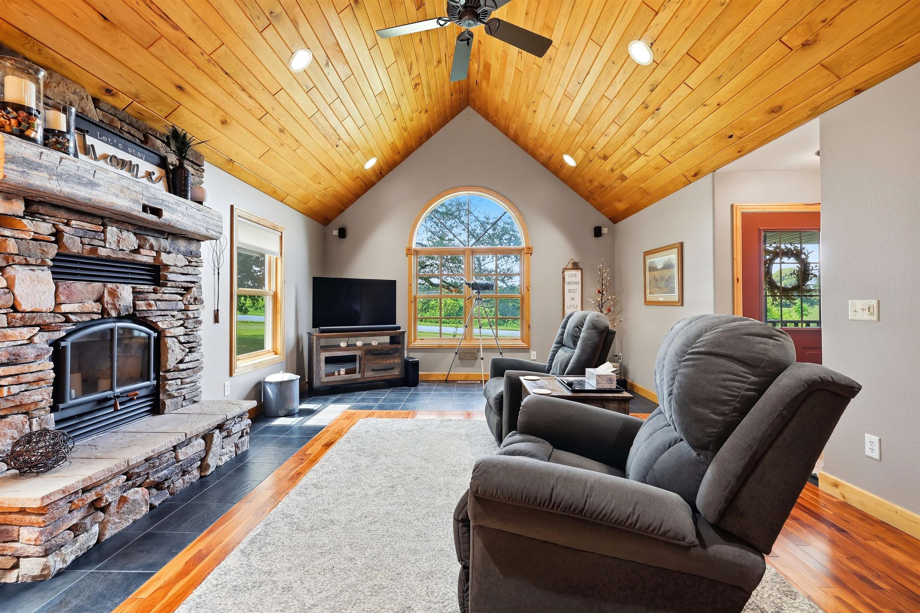 203651 Harmony Lane Property Photo 6