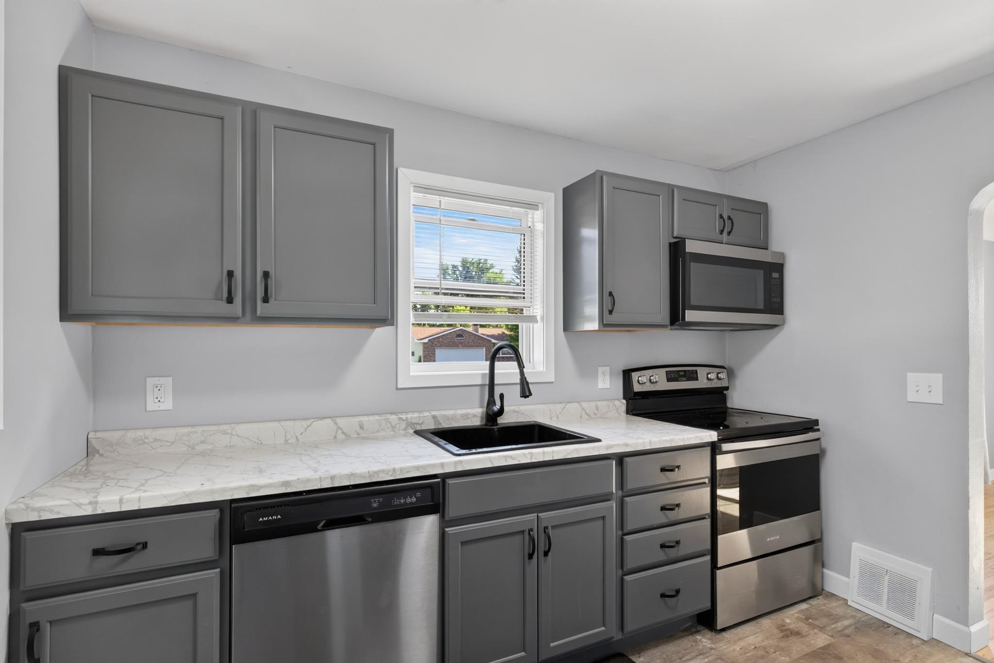 122 Cranmoor Road Property Photo 4