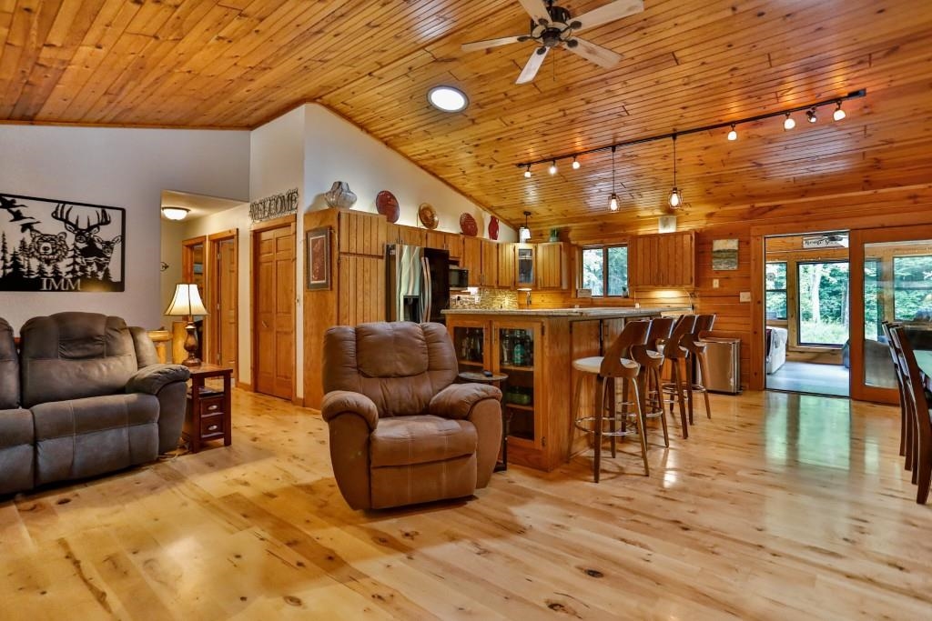 9311 Woodland Drive Property Photo 14
