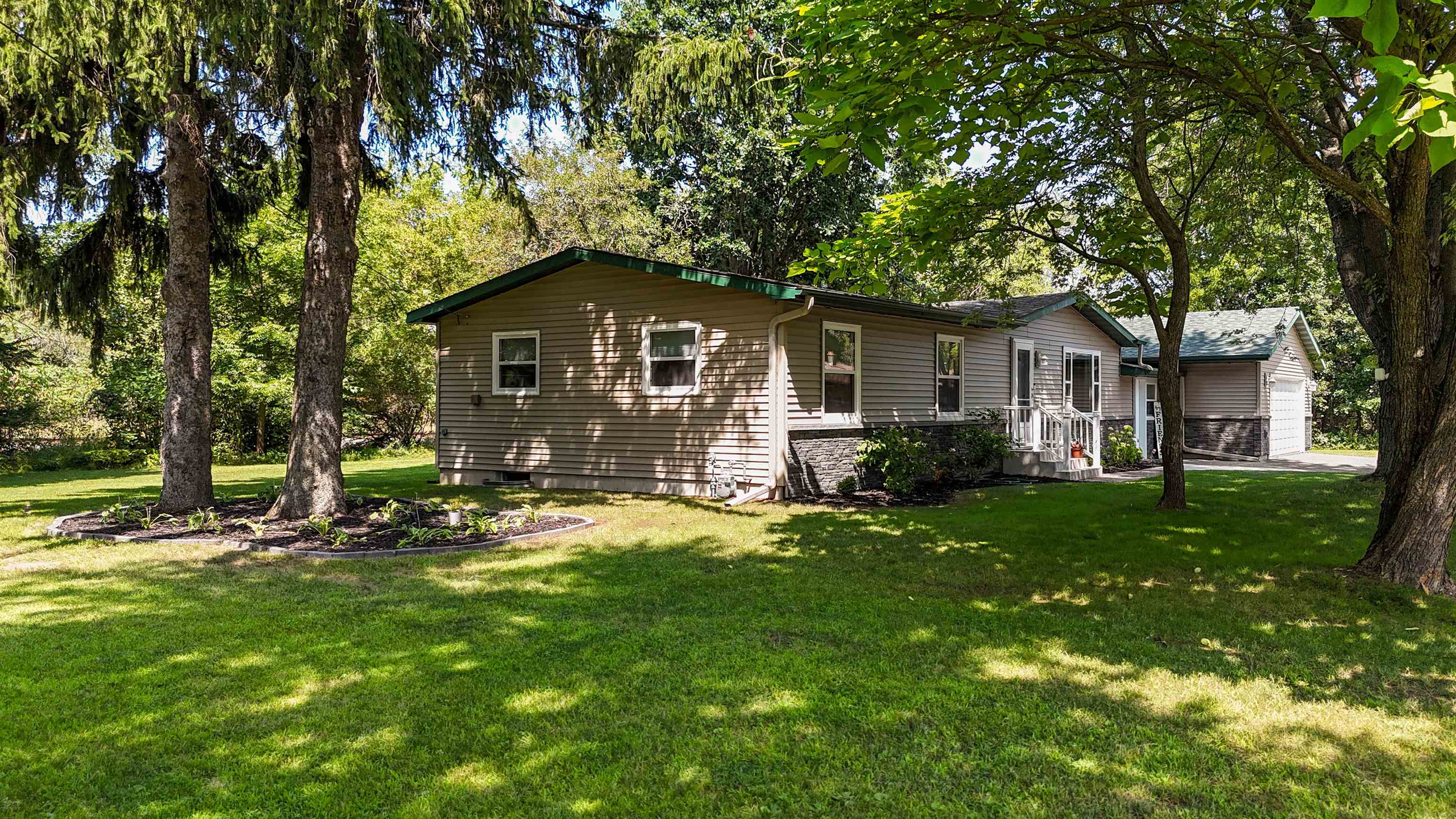 1904 Berlik Street Property Photo 6