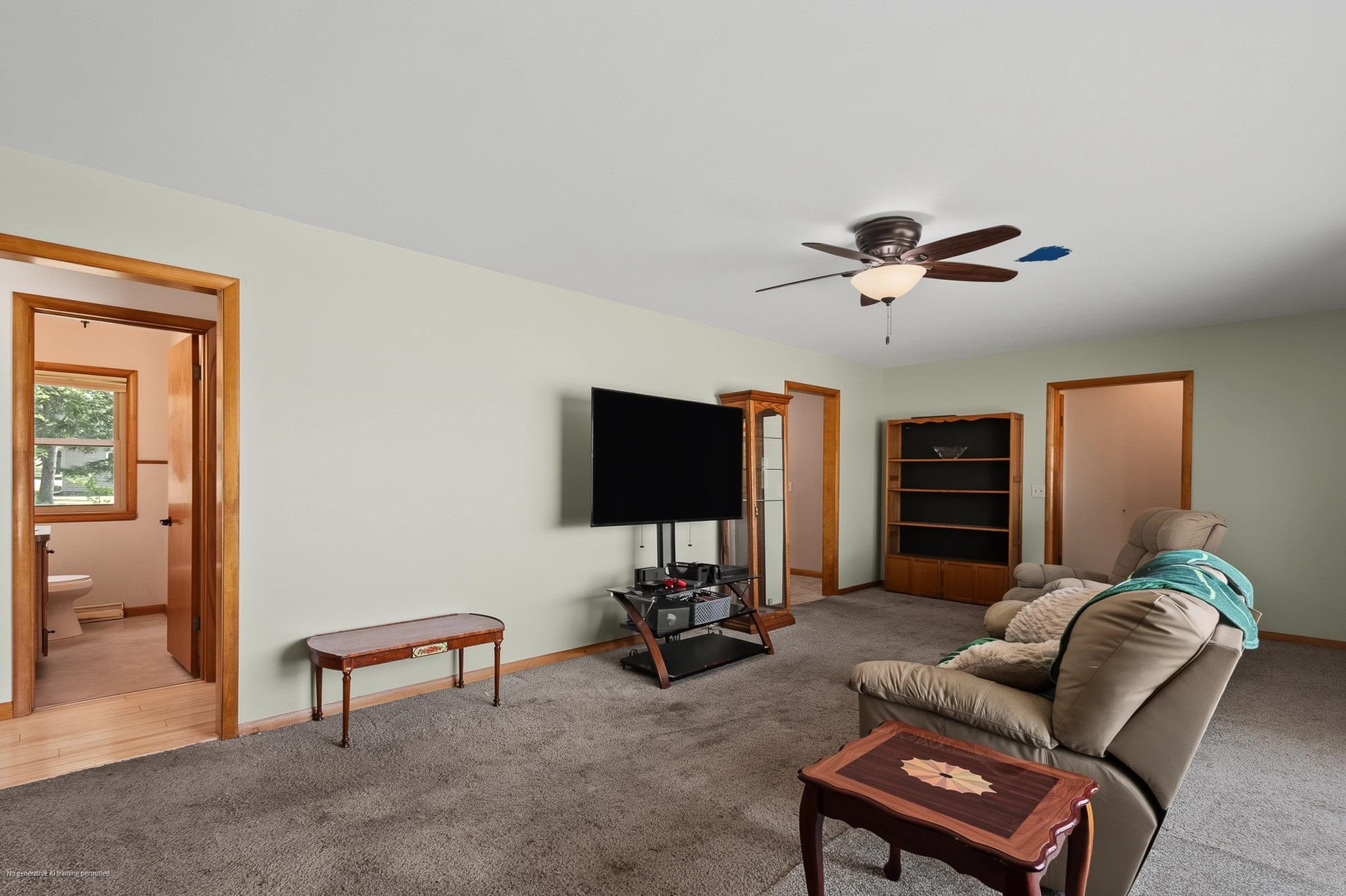 1613 N Peach Avenue Property Photo 12