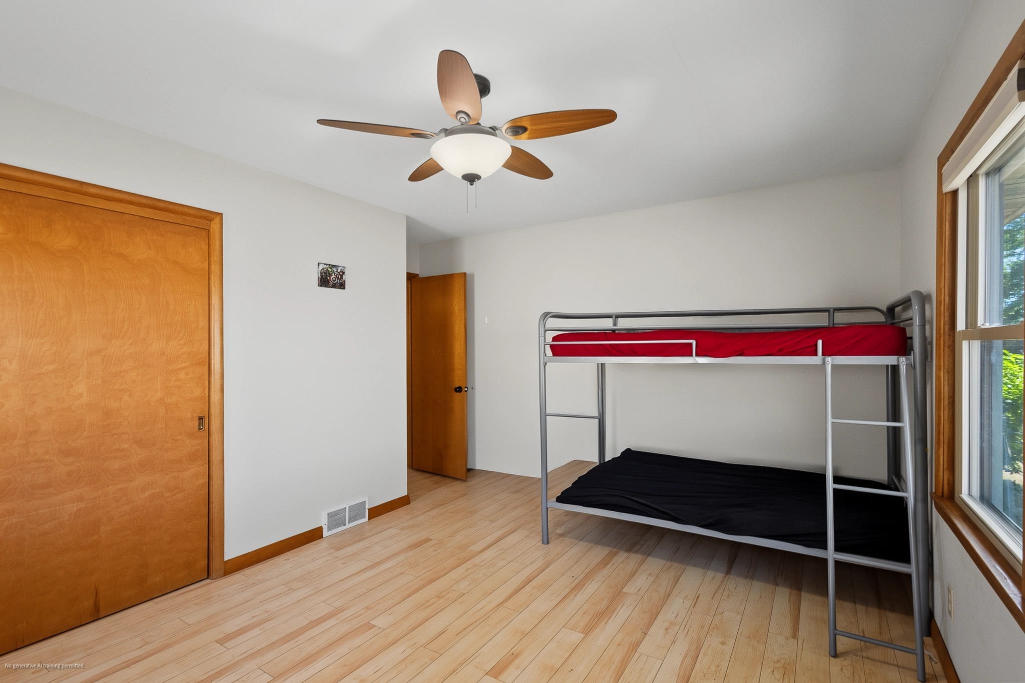 1613 N Peach Avenue Property Photo 13