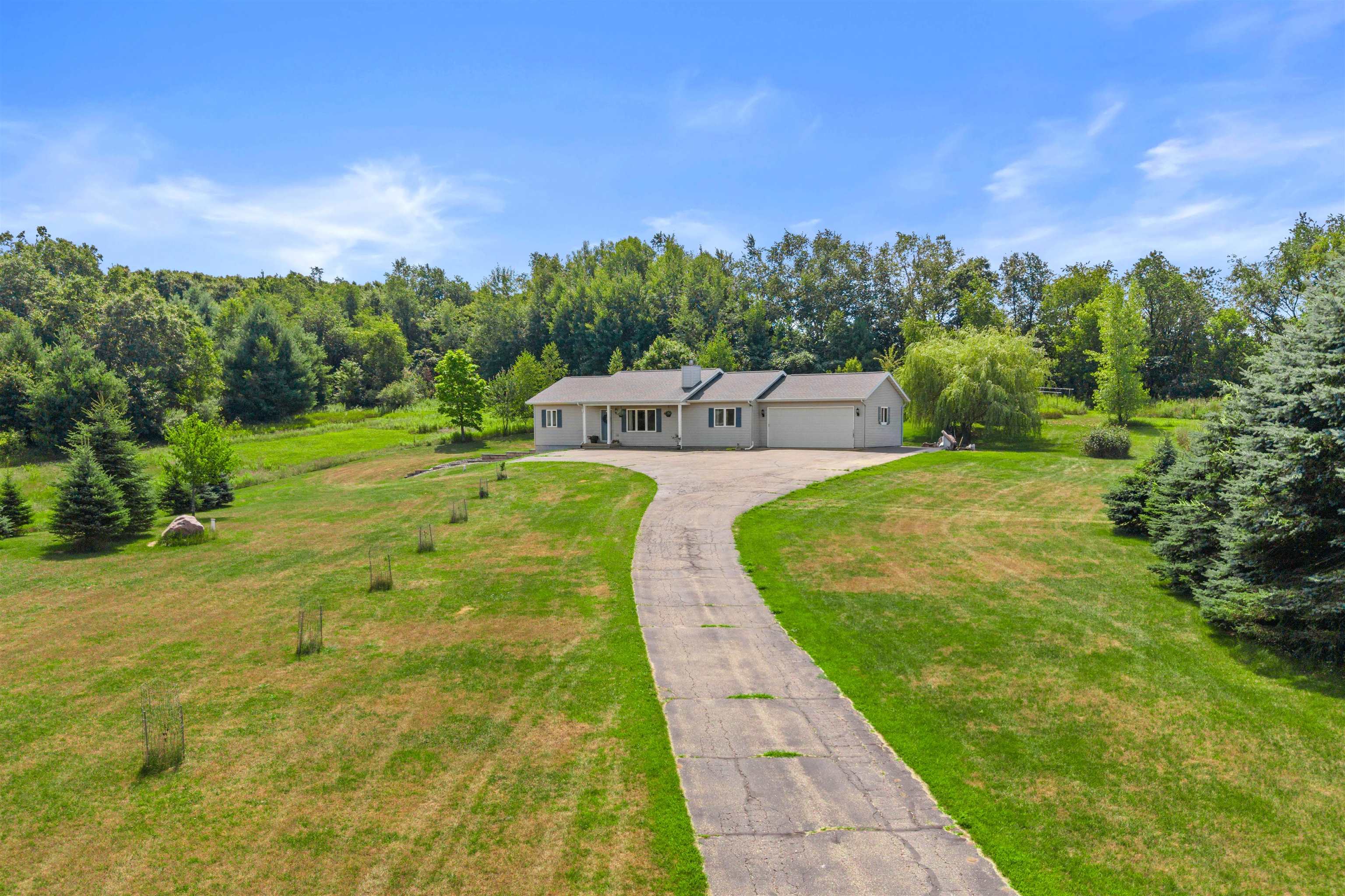 8055 County Road Z Property Photo 3