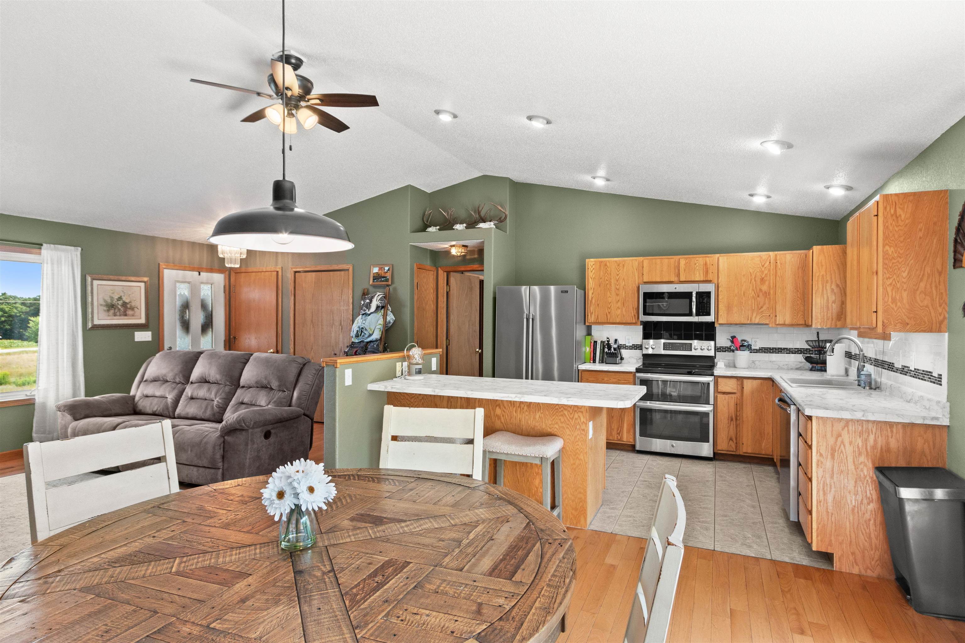 8055 County Road Z Property Photo 5