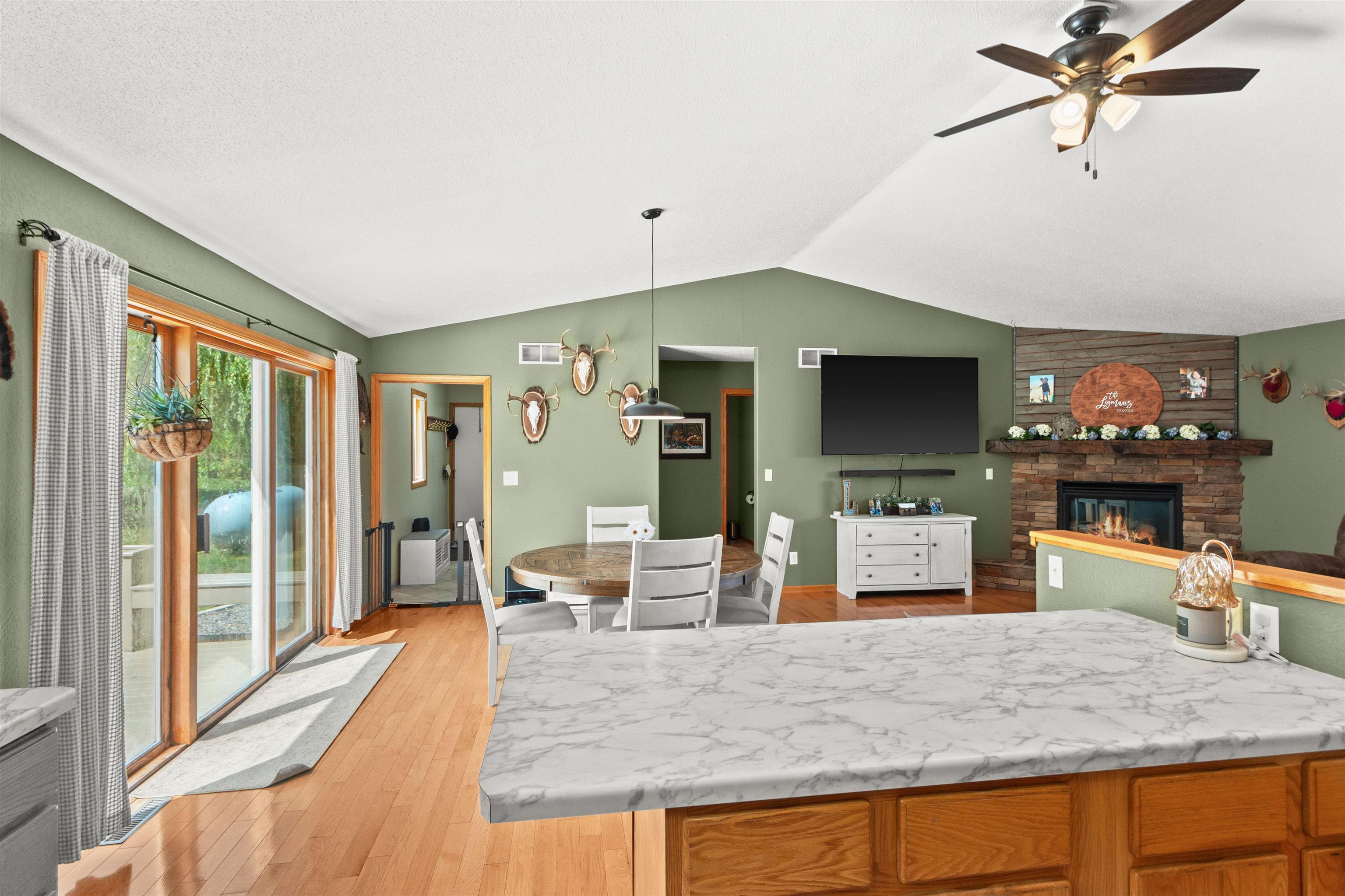 8055 County Road Z Property Photo 9