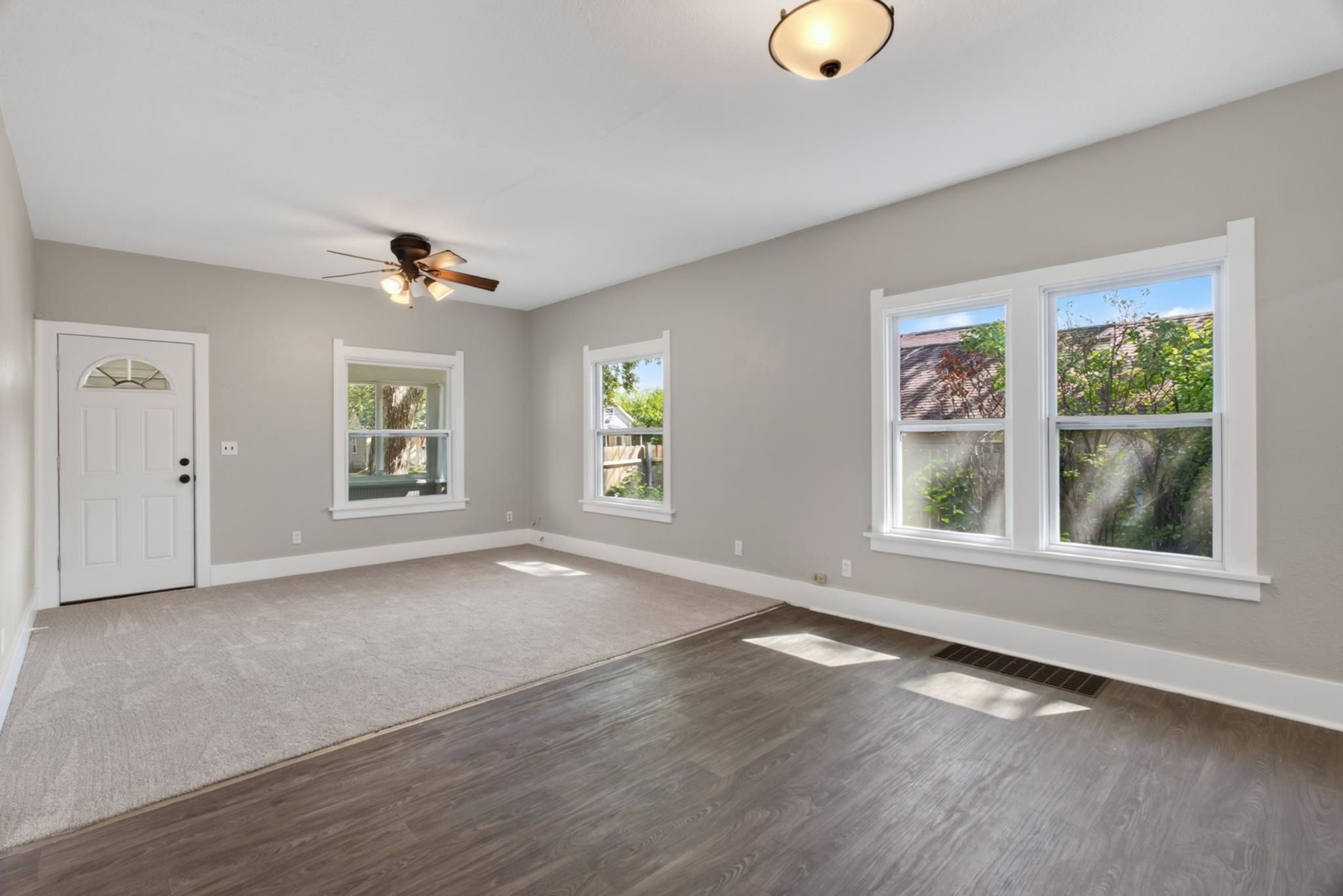 710 Lee Street Property Photo 10