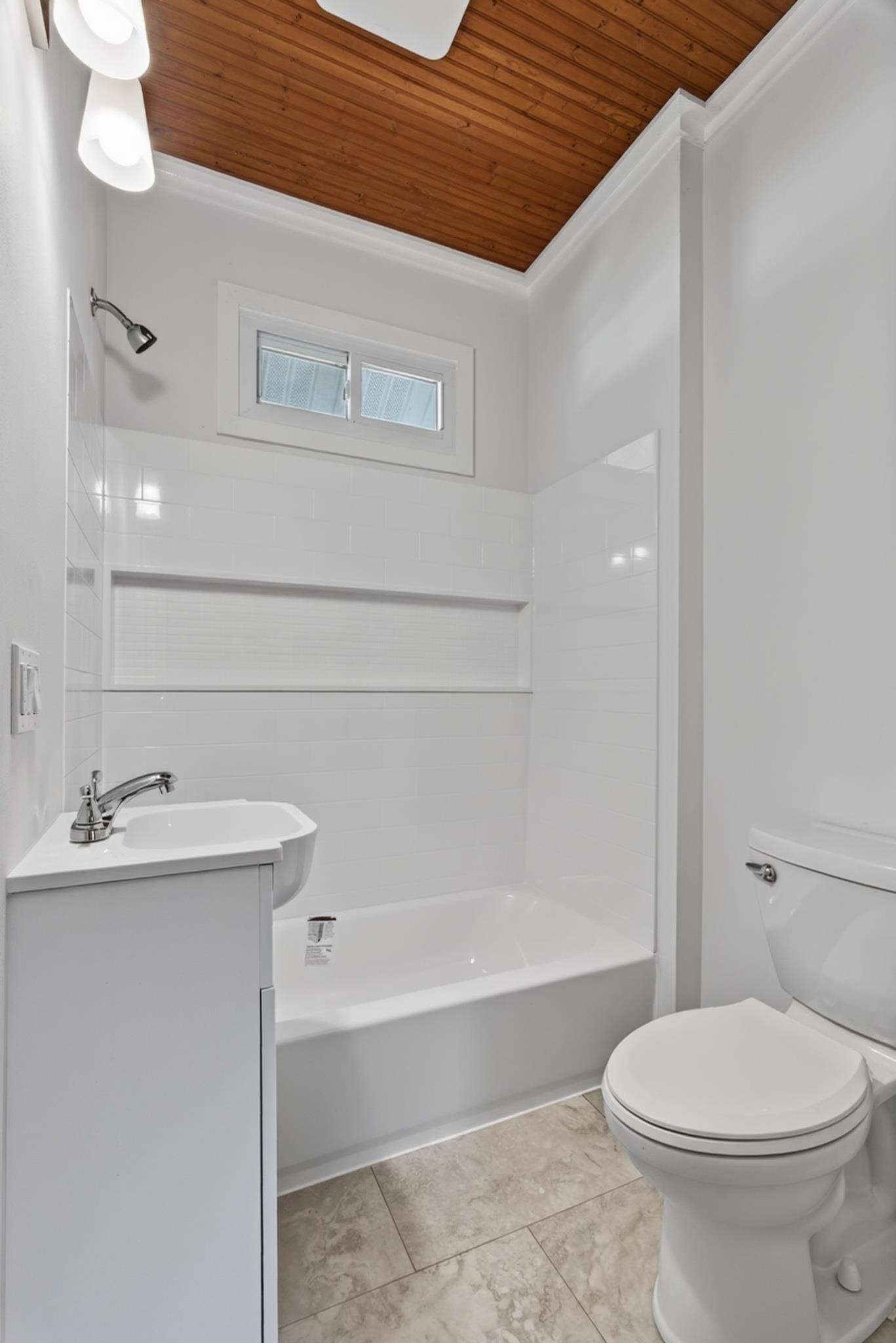 710 Lee Street Property Photo 15