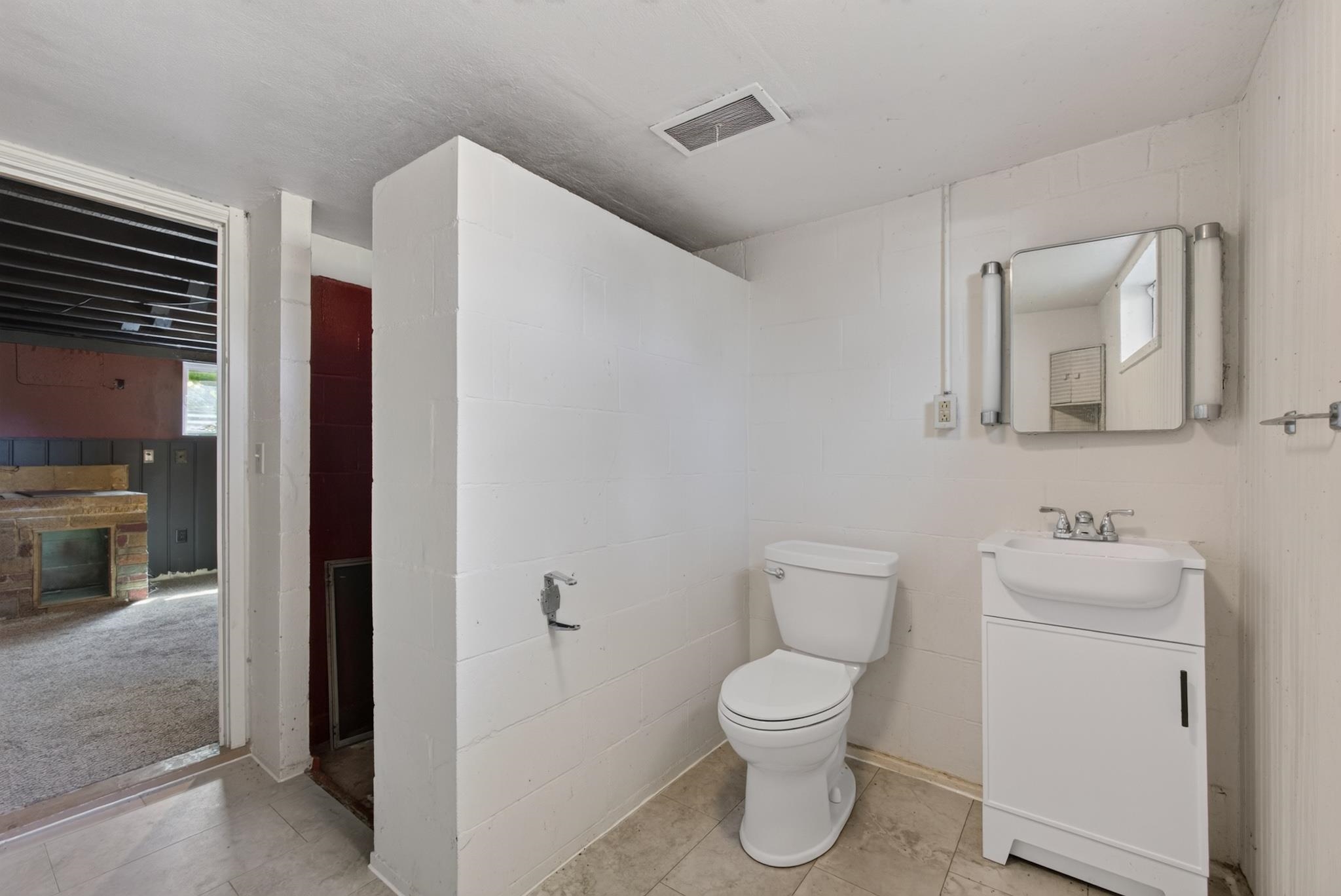710 Lee Street Property Photo 24