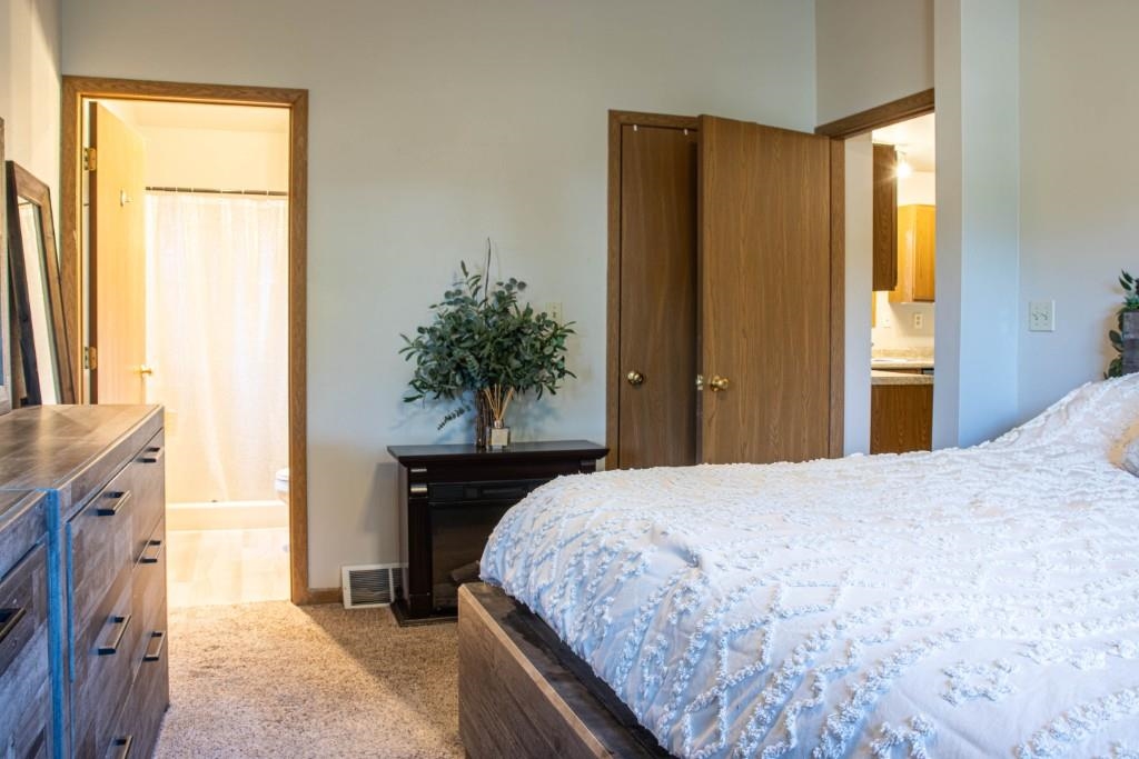 1606 Bos Creek Drive Property Photo 24
