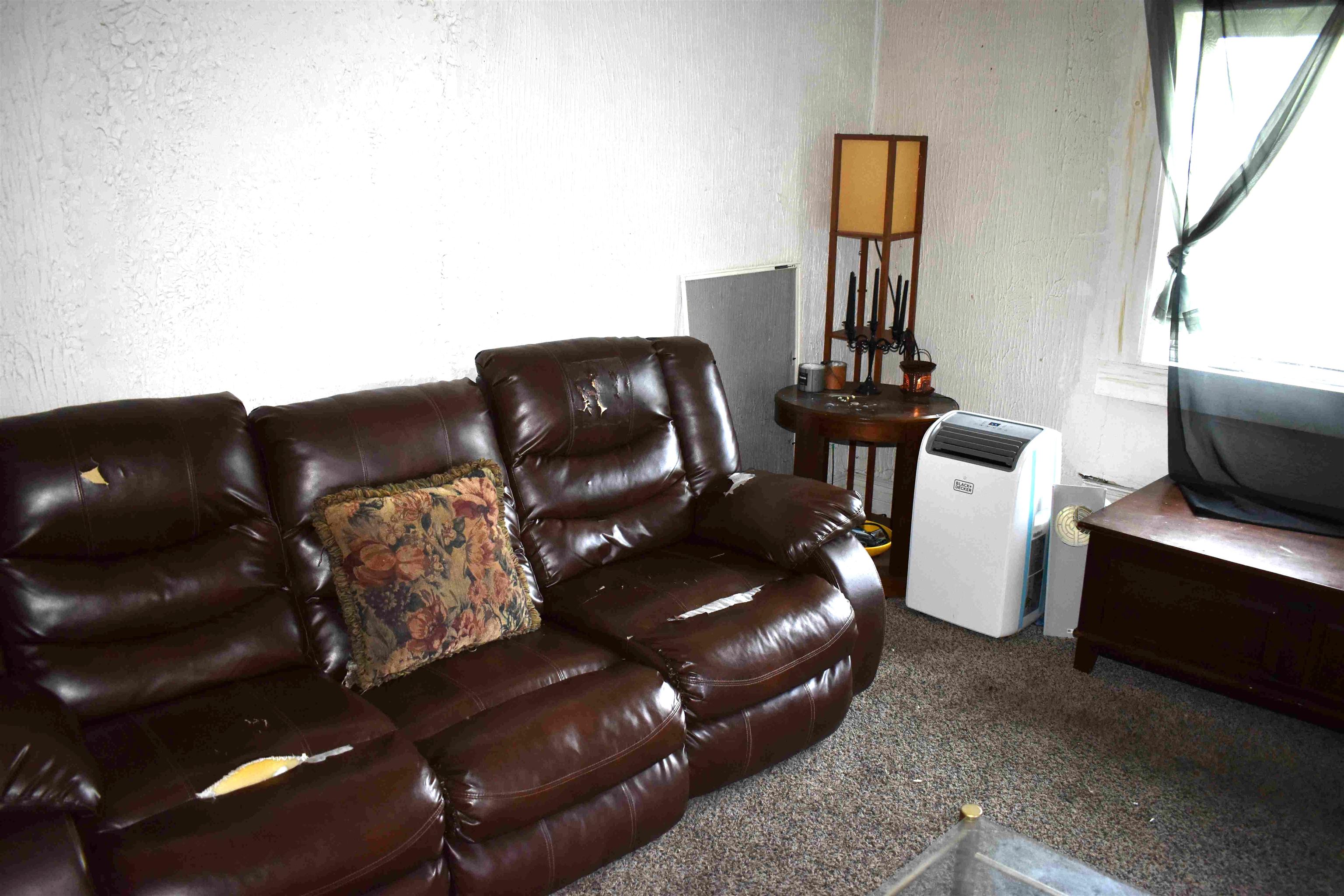 1964 Strongs Avenue Property Photo 4
