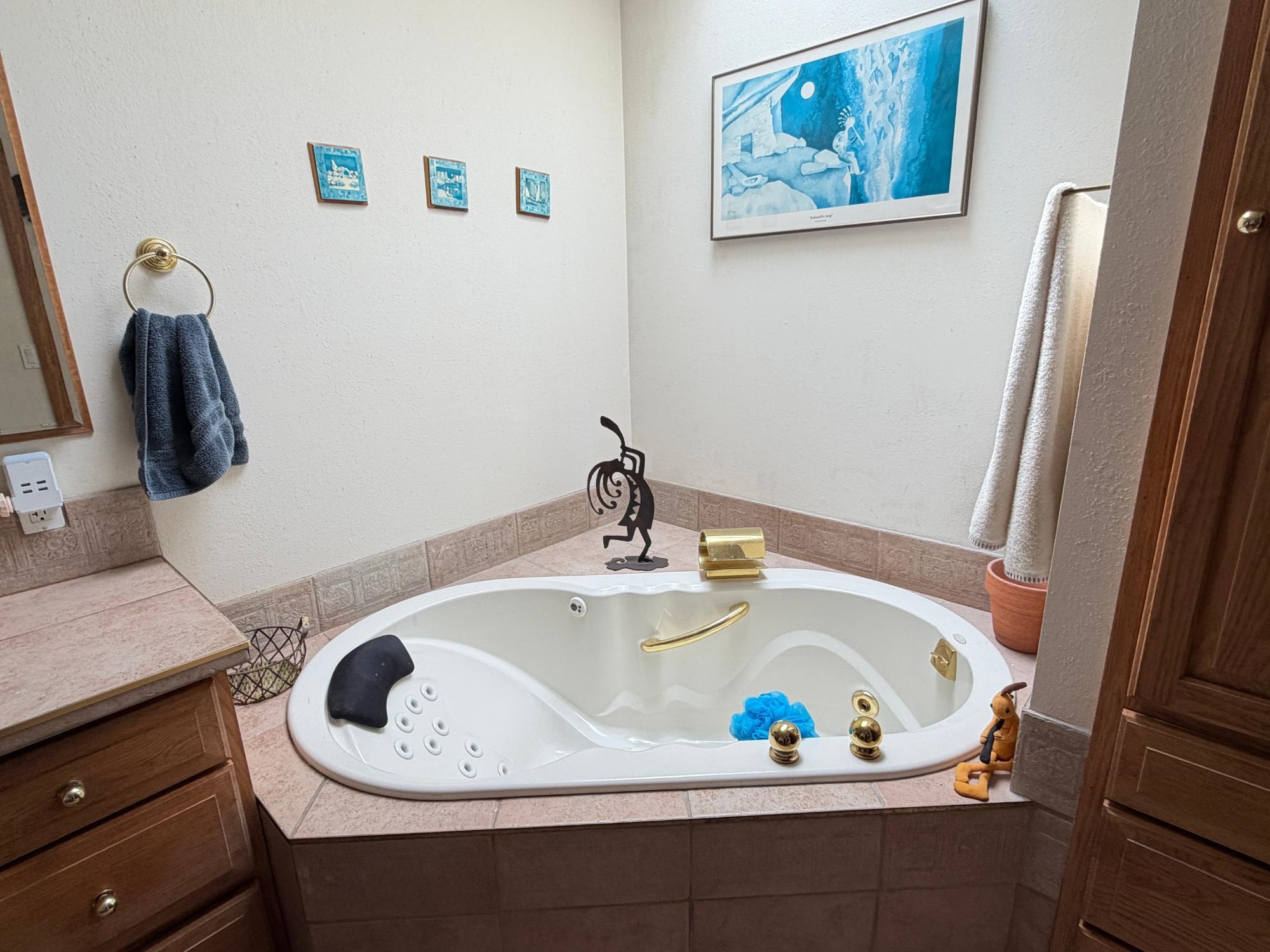 615 Omega Circle Property Photo 16