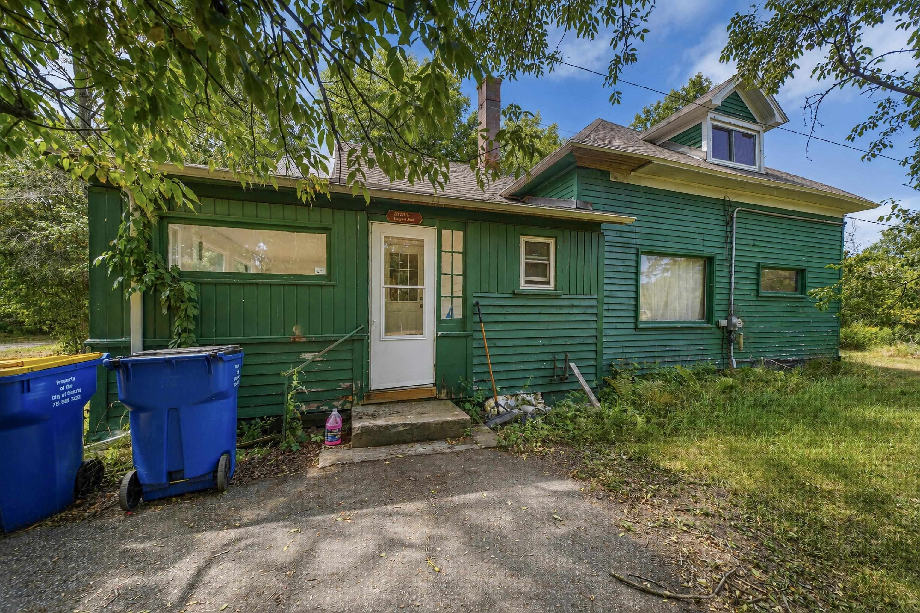 2109 LOGAN AVENUE Property Photo 1
