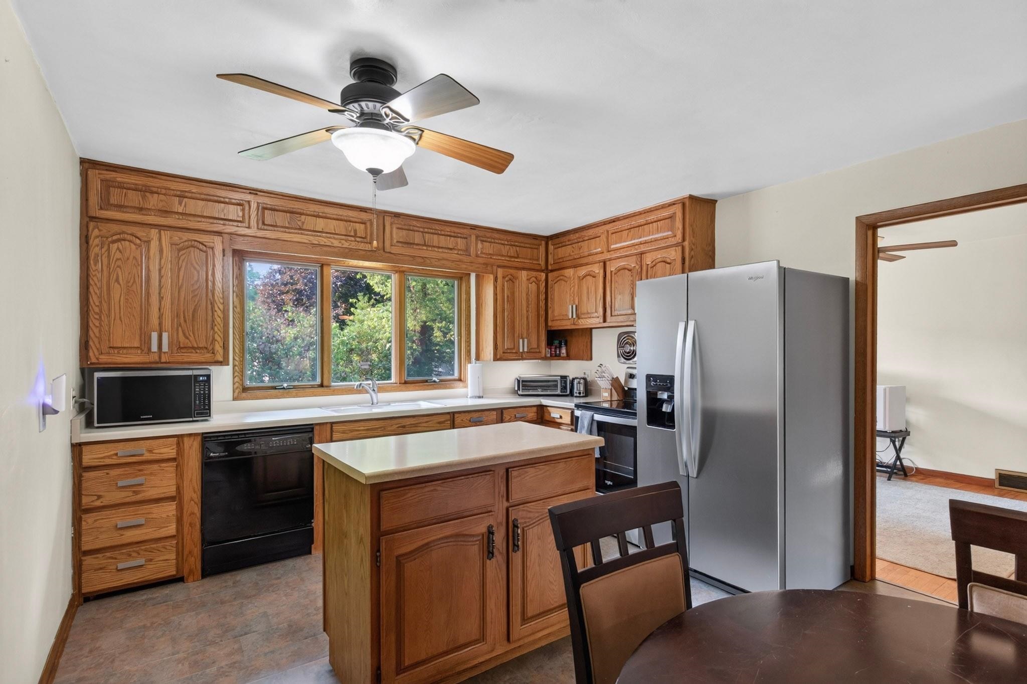 3031 North Avenue Property Photo 3