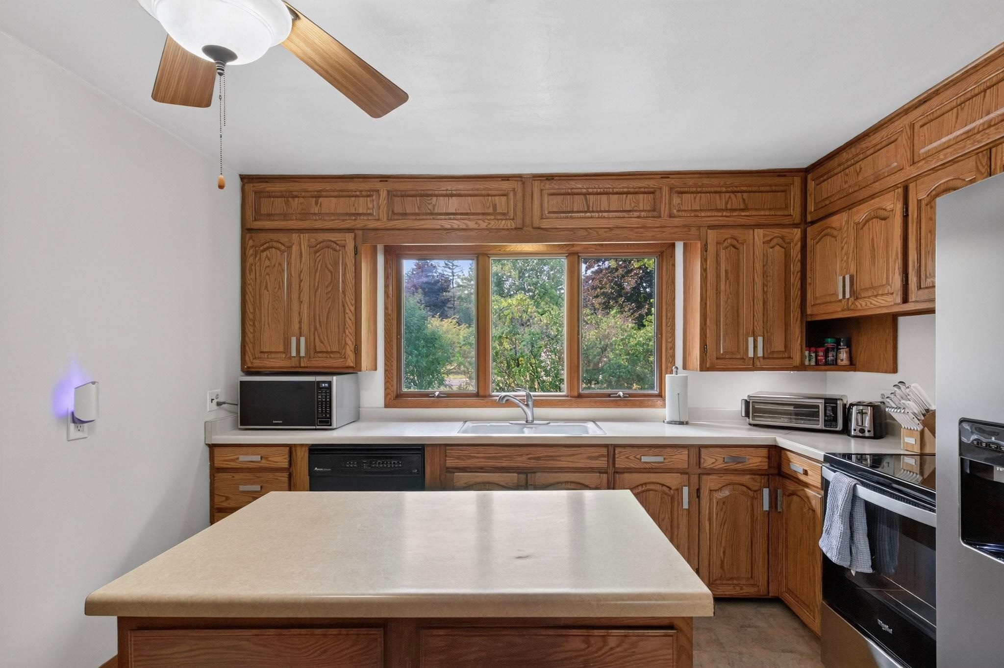 3031 North Avenue Property Photo 4
