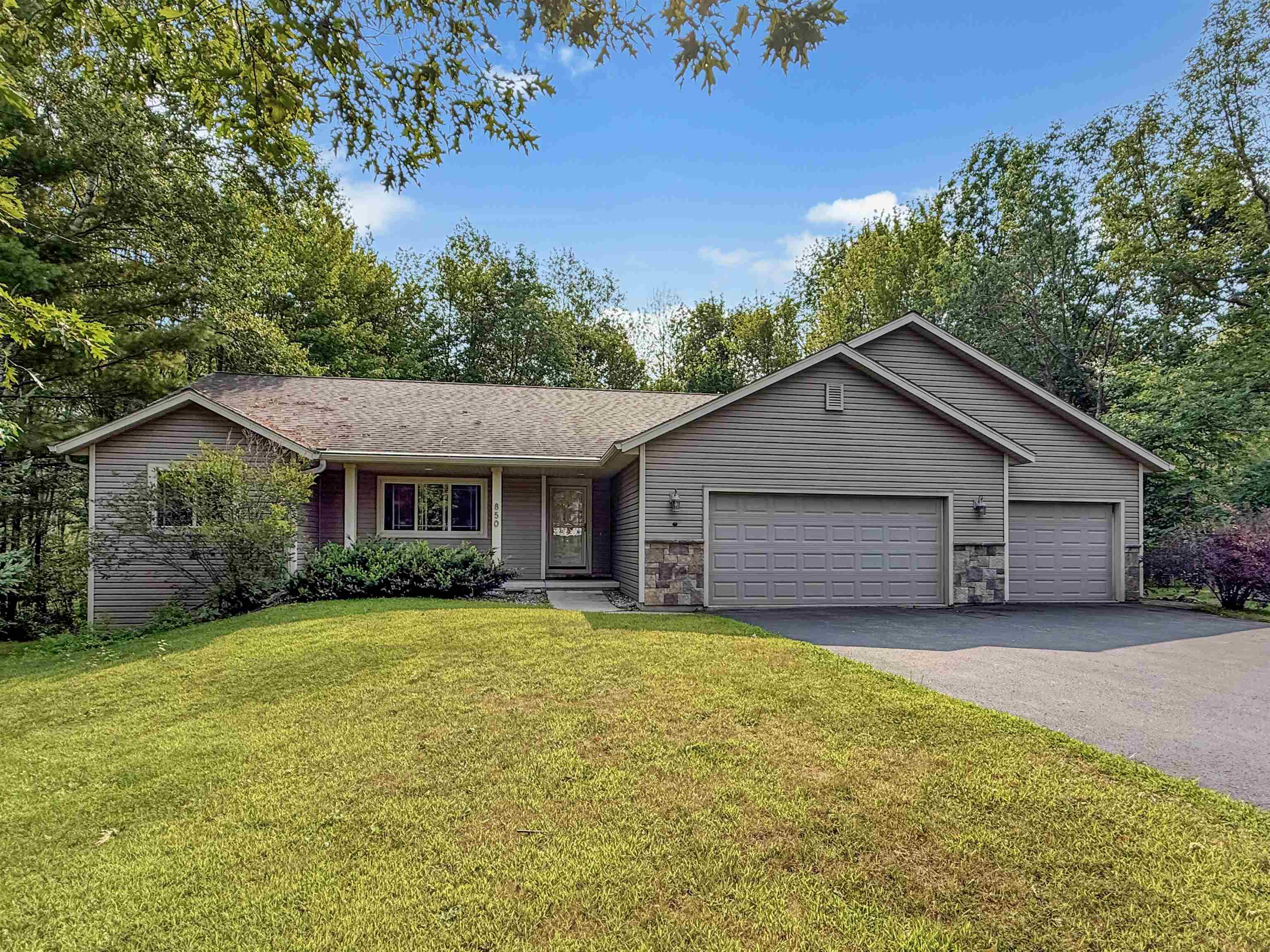 850 WEDGEWOOD DRIVE Property Photo 1