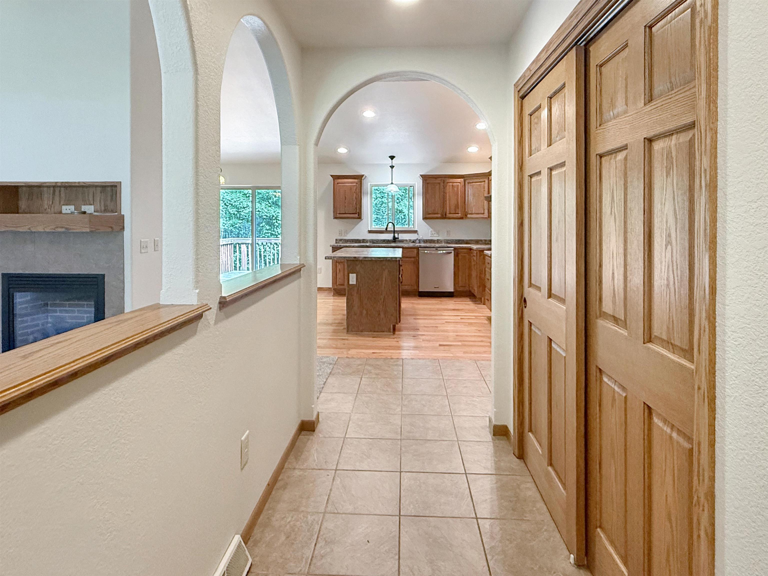 850 Wedgewood Drive Property Photo 4
