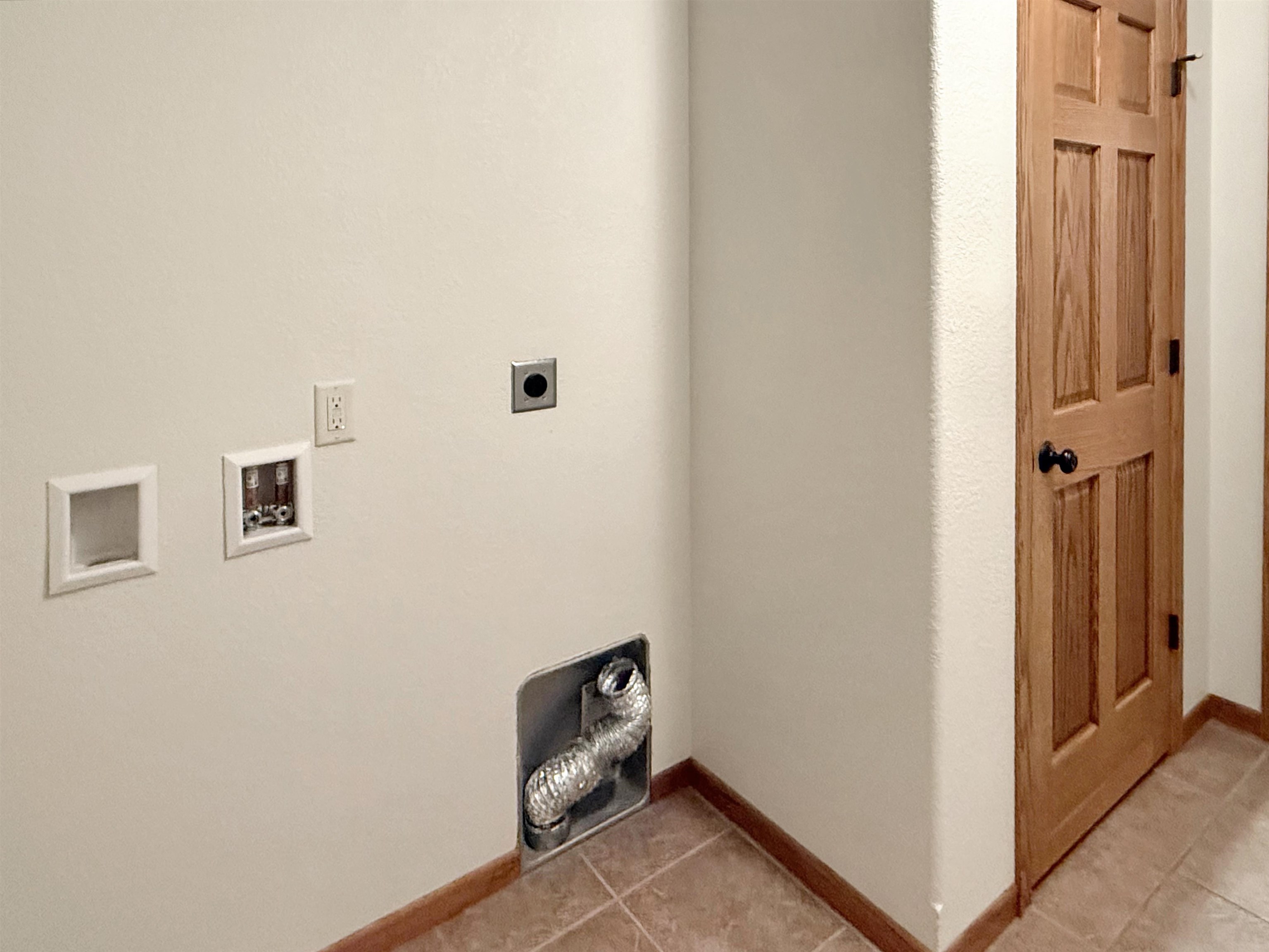 850 Wedgewood Drive Property Photo 11