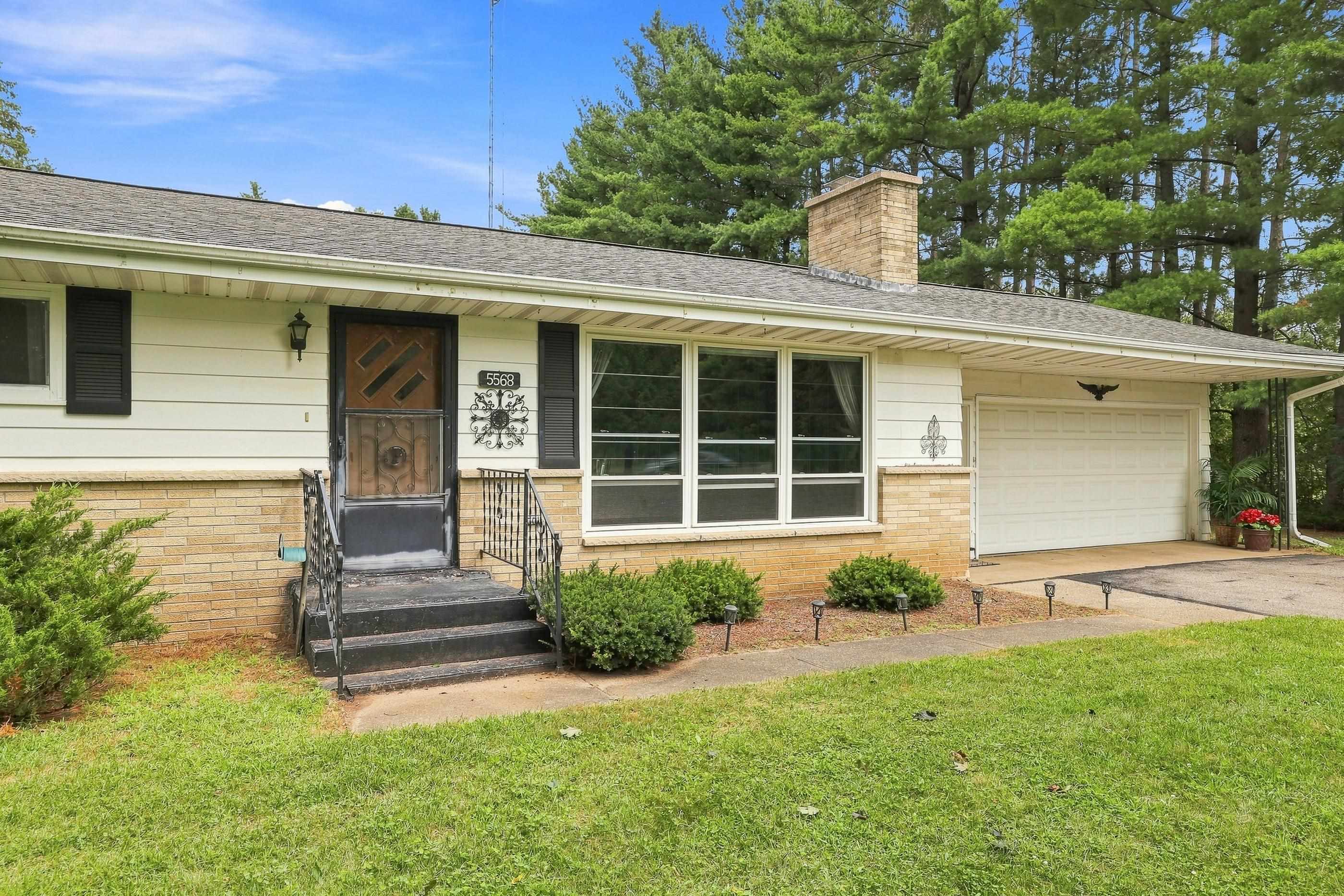 5568 County Road W Property Photo 5