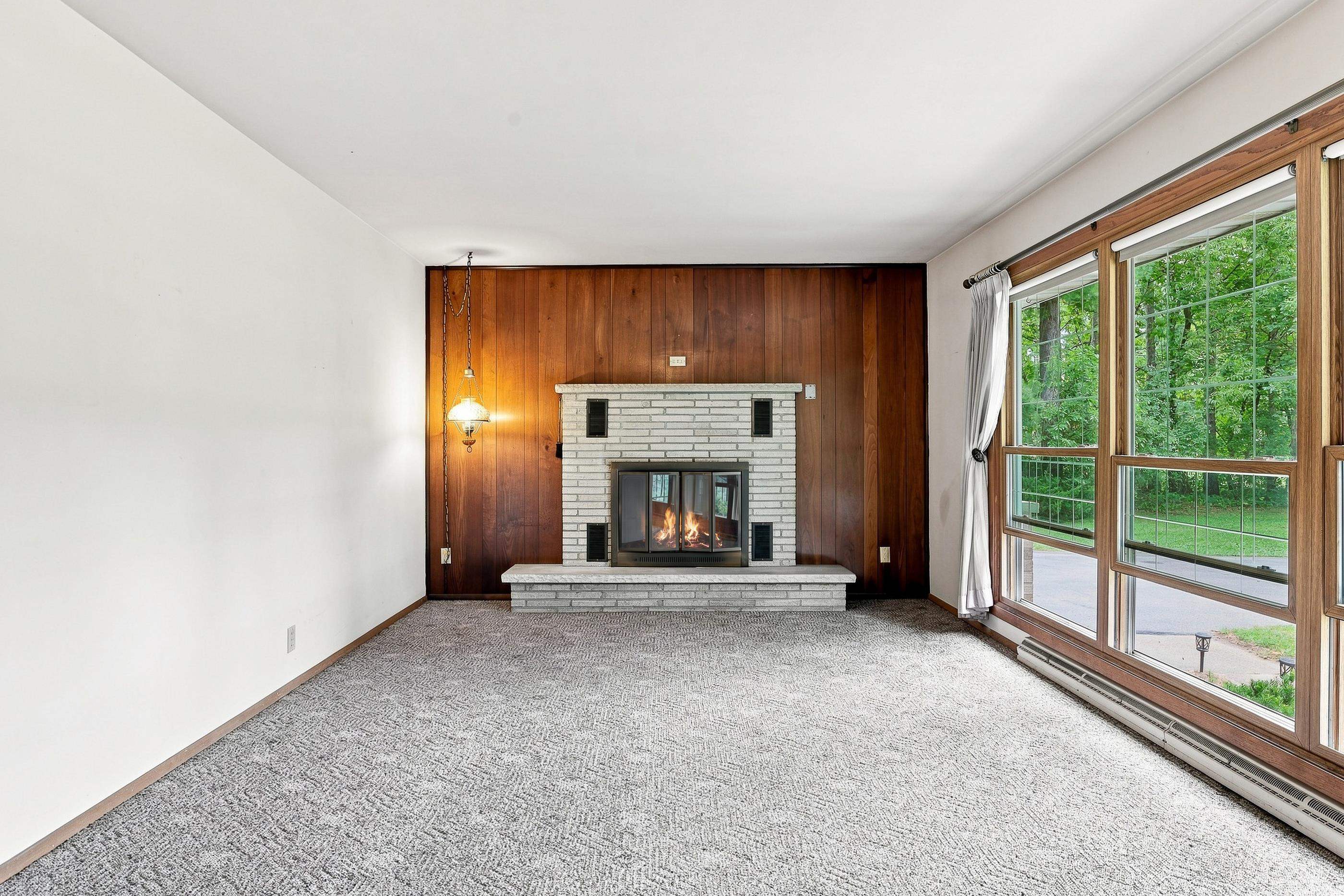 5568 County Road W Property Photo 8