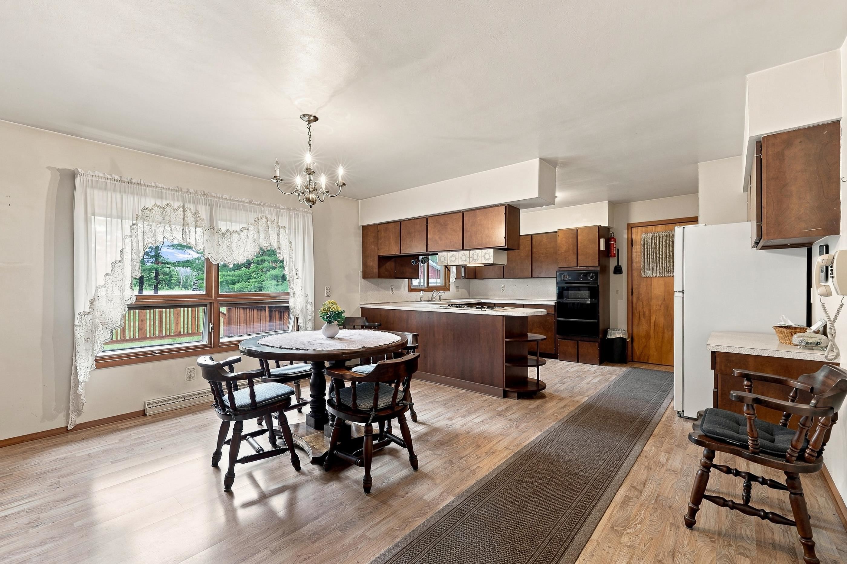 5568 County Road W Property Photo 12