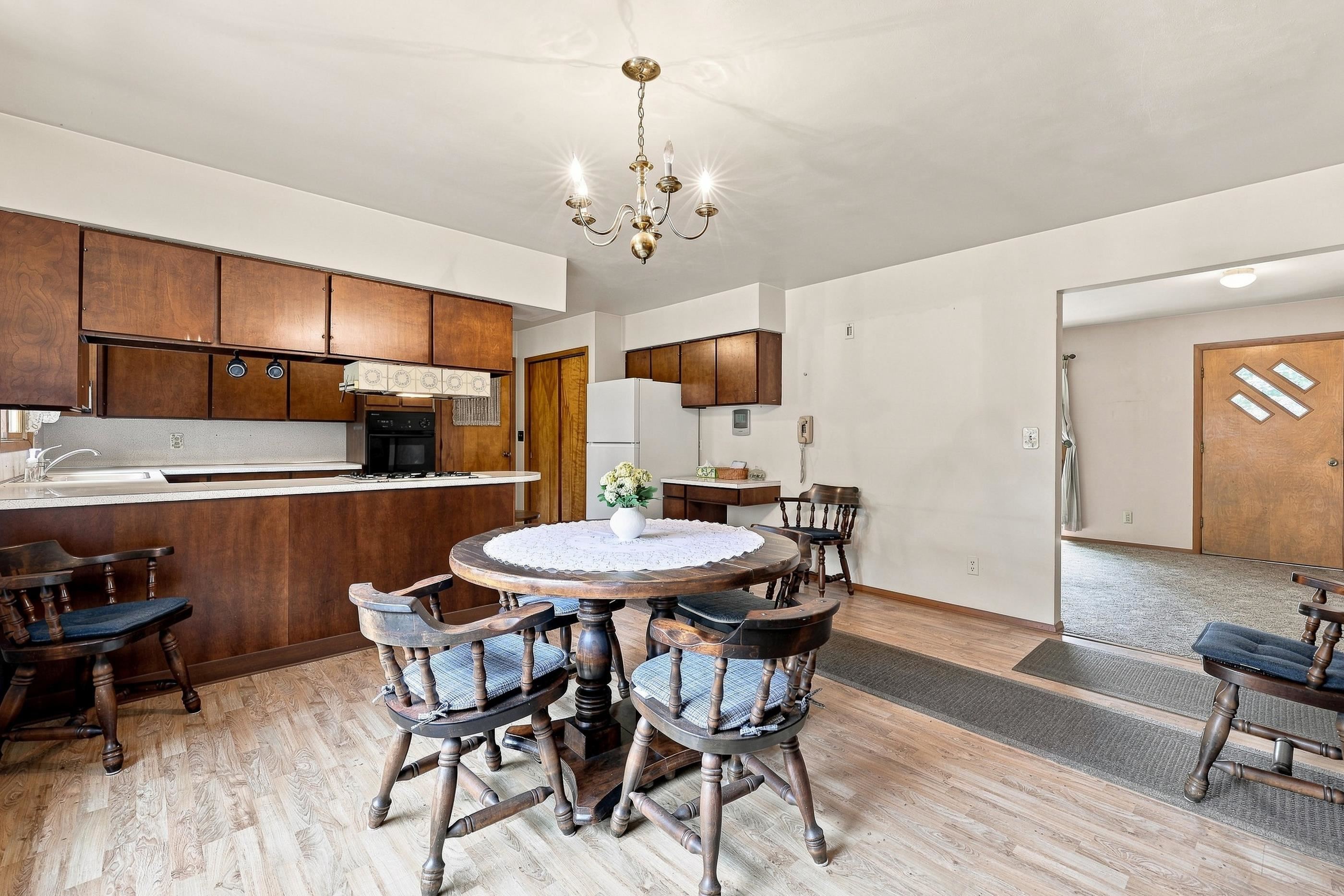 5568 County Road W Property Photo 14