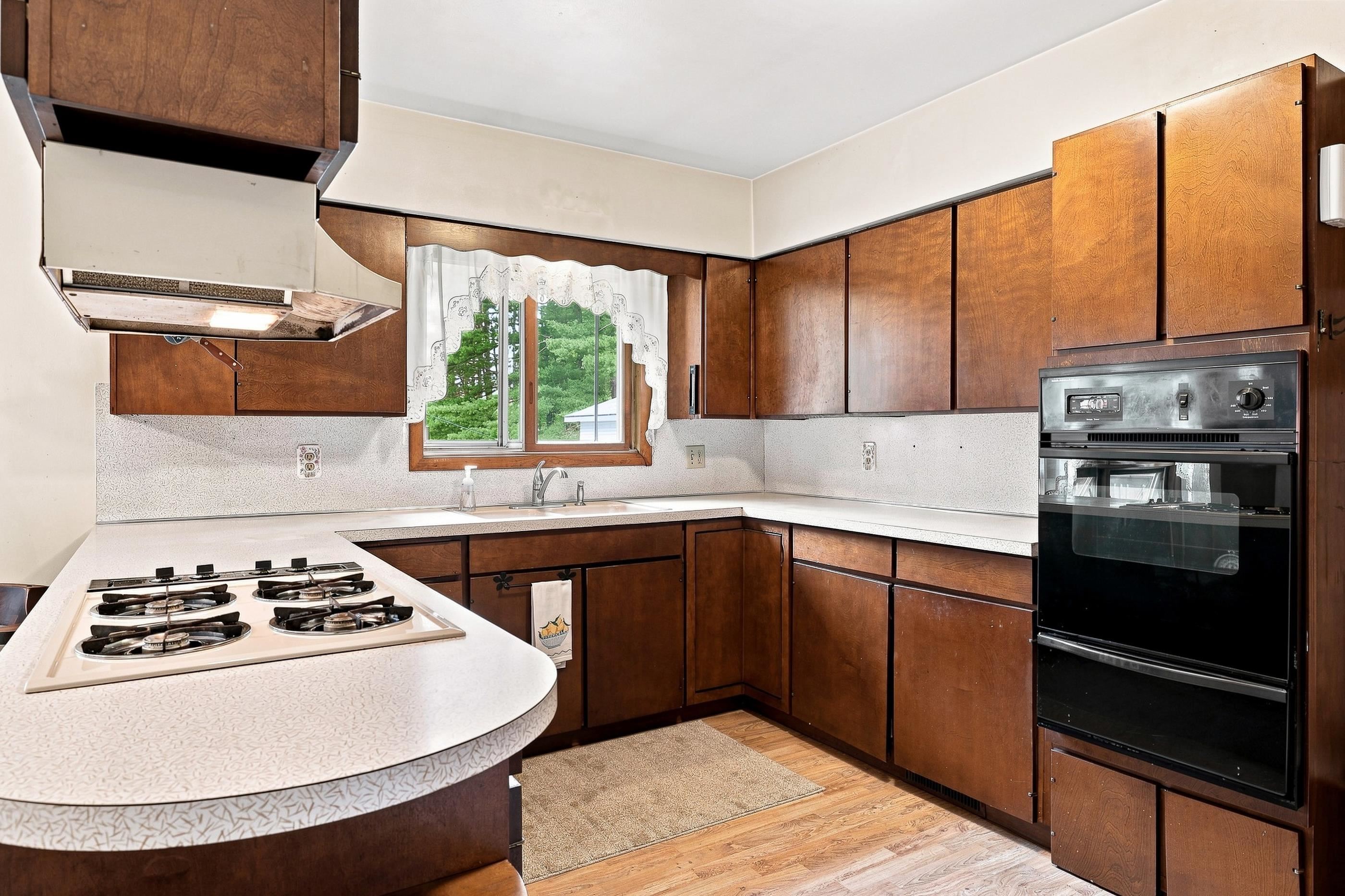 5568 County Road W Property Photo 16