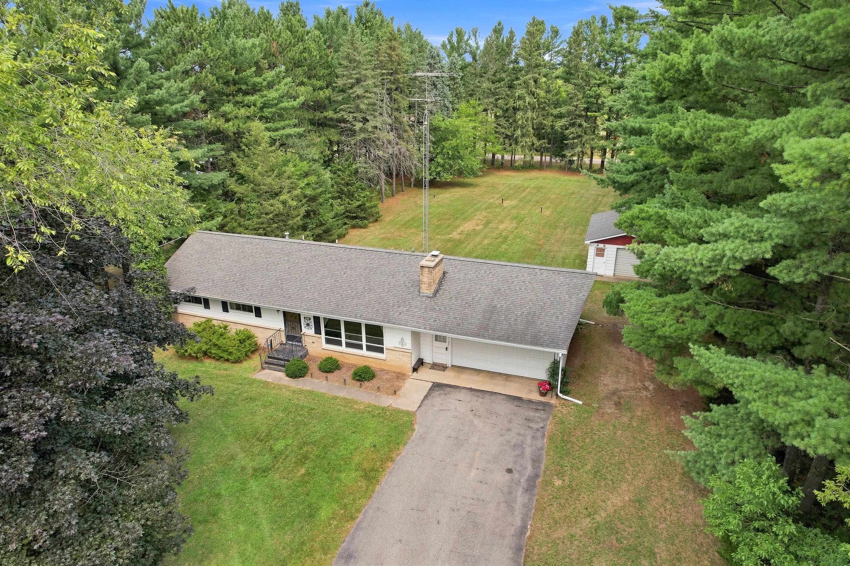 5568 County Road W Property Photo 33