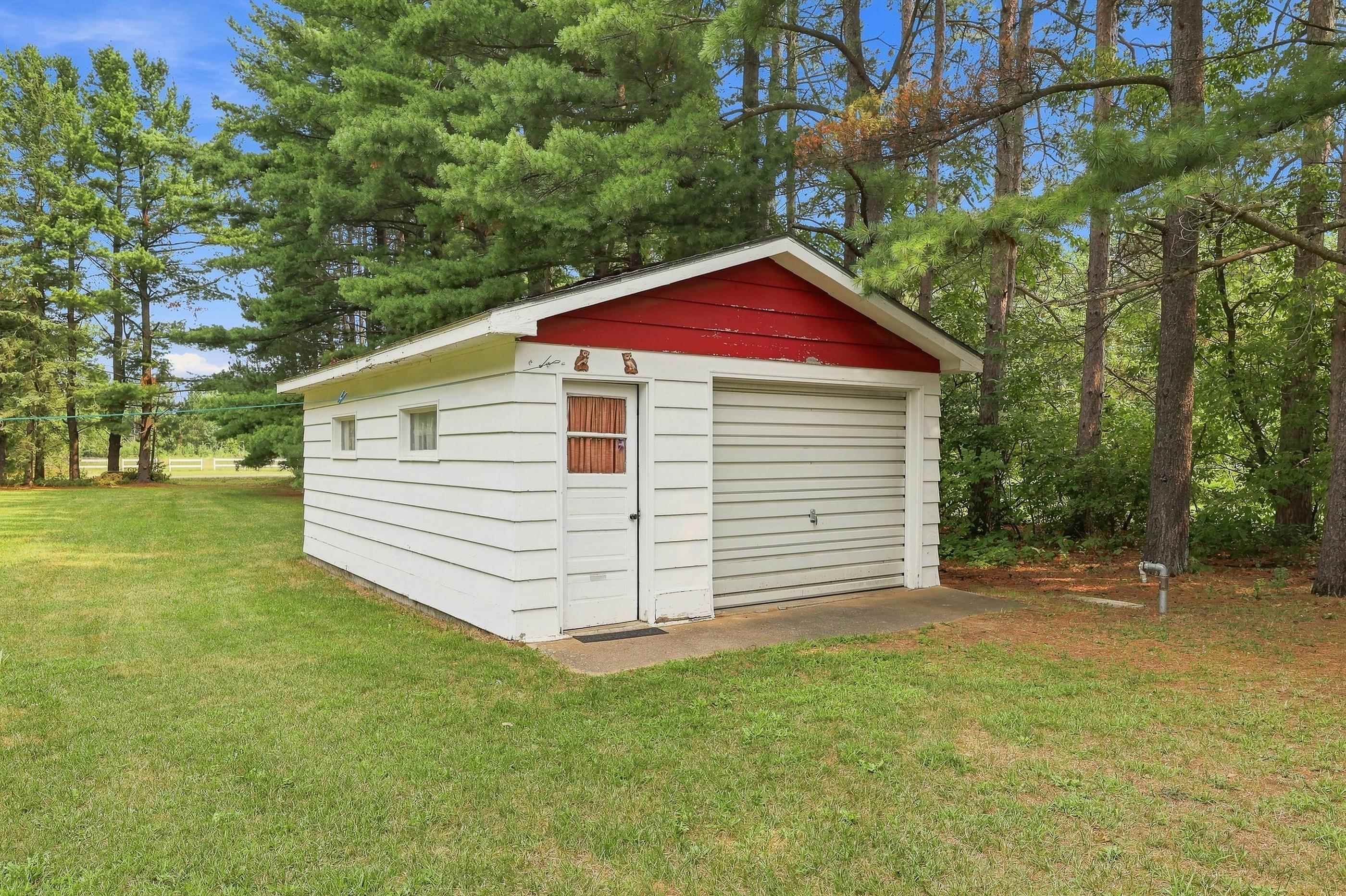 5568 County Road W Property Photo 39
