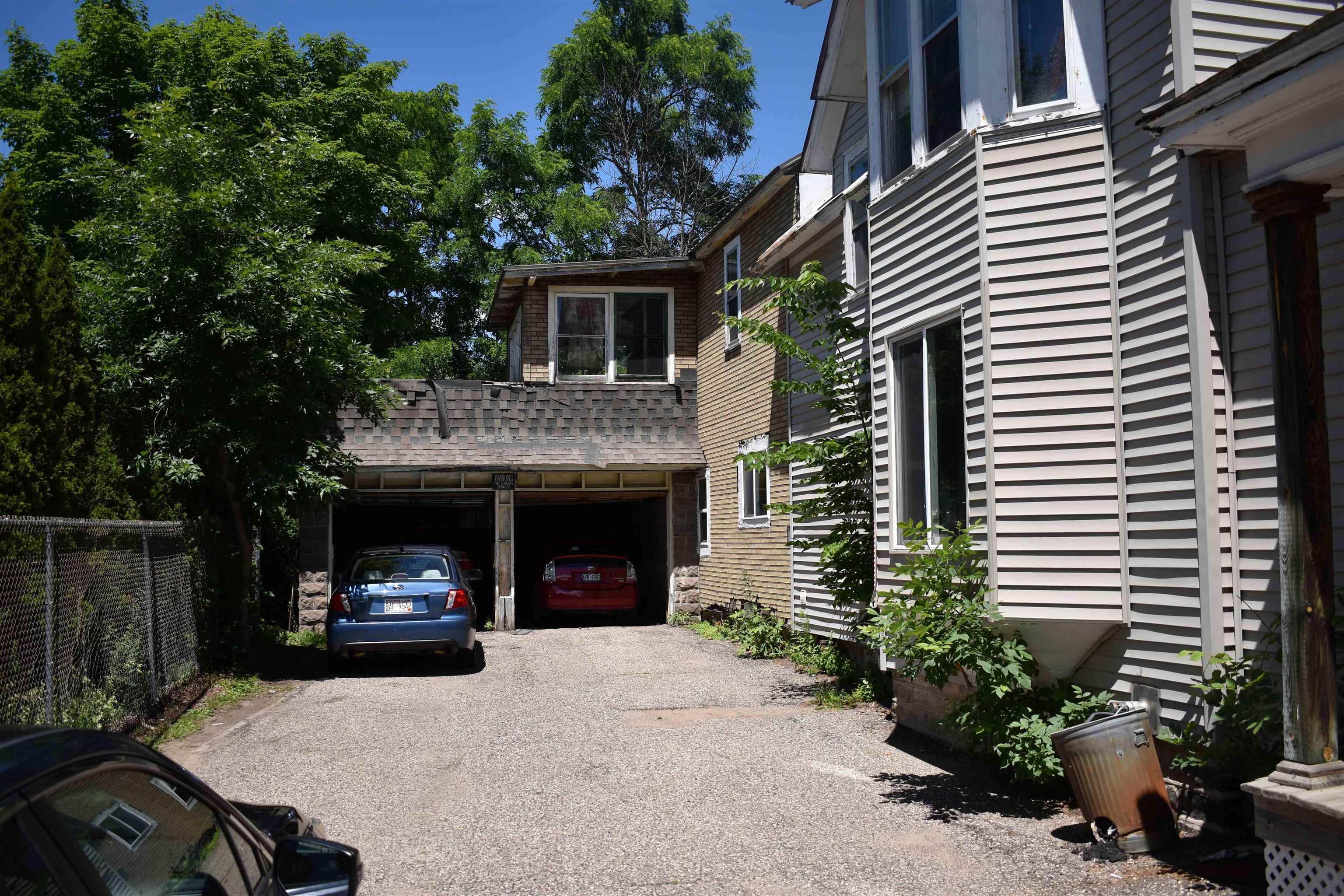2240 Main Street Property Photo 4