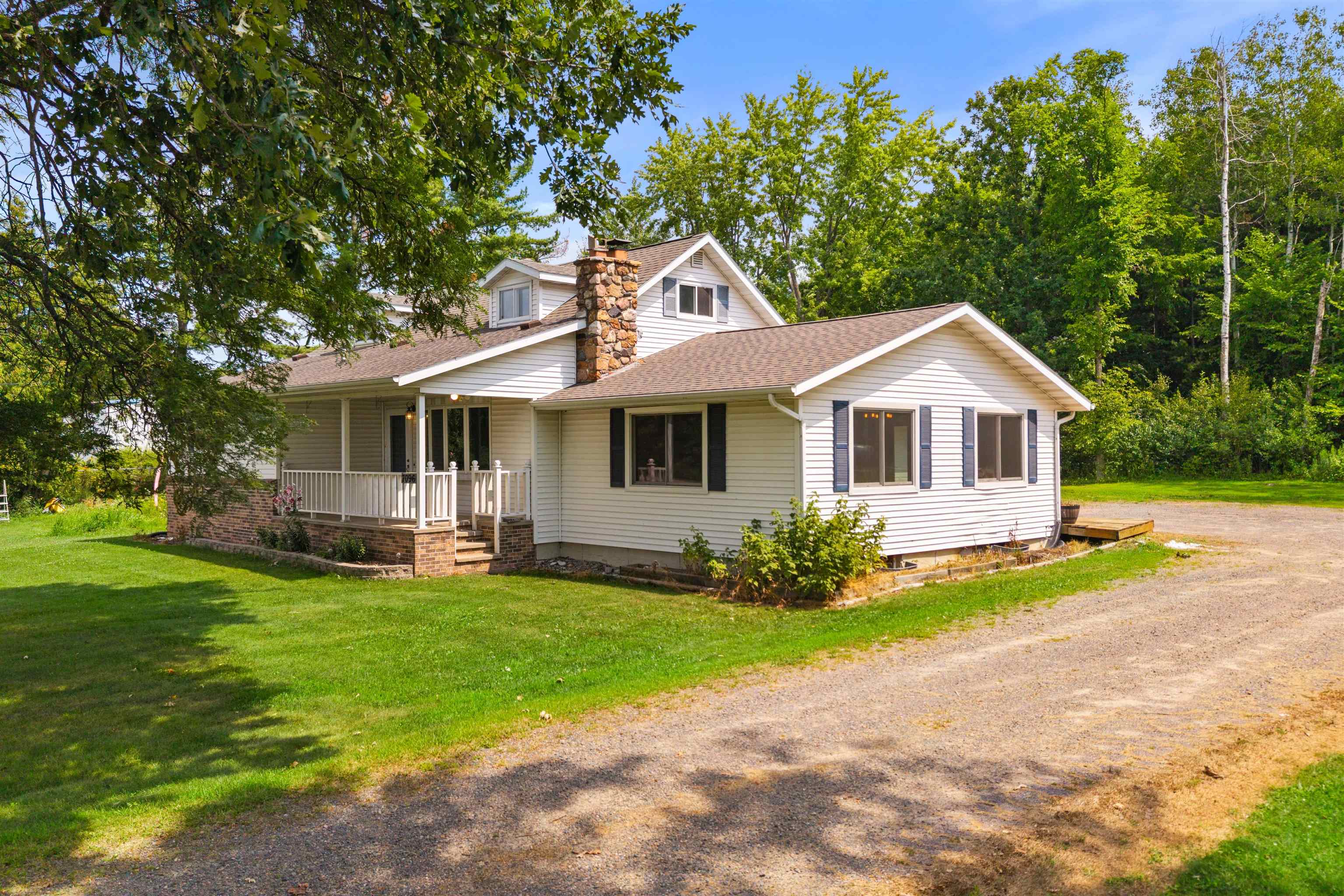 7096 State Highway 13 Property Photo 2