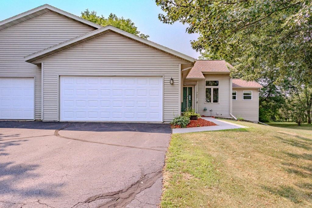 792 Fairway Drive Property Photo 4