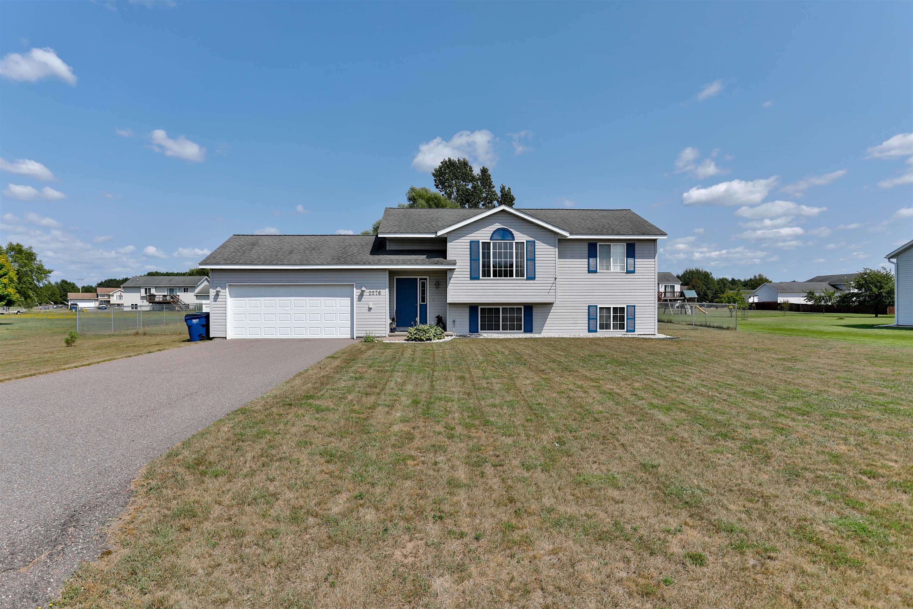 2276 CRYSTAL VIEW DRIVE Property Photo 1